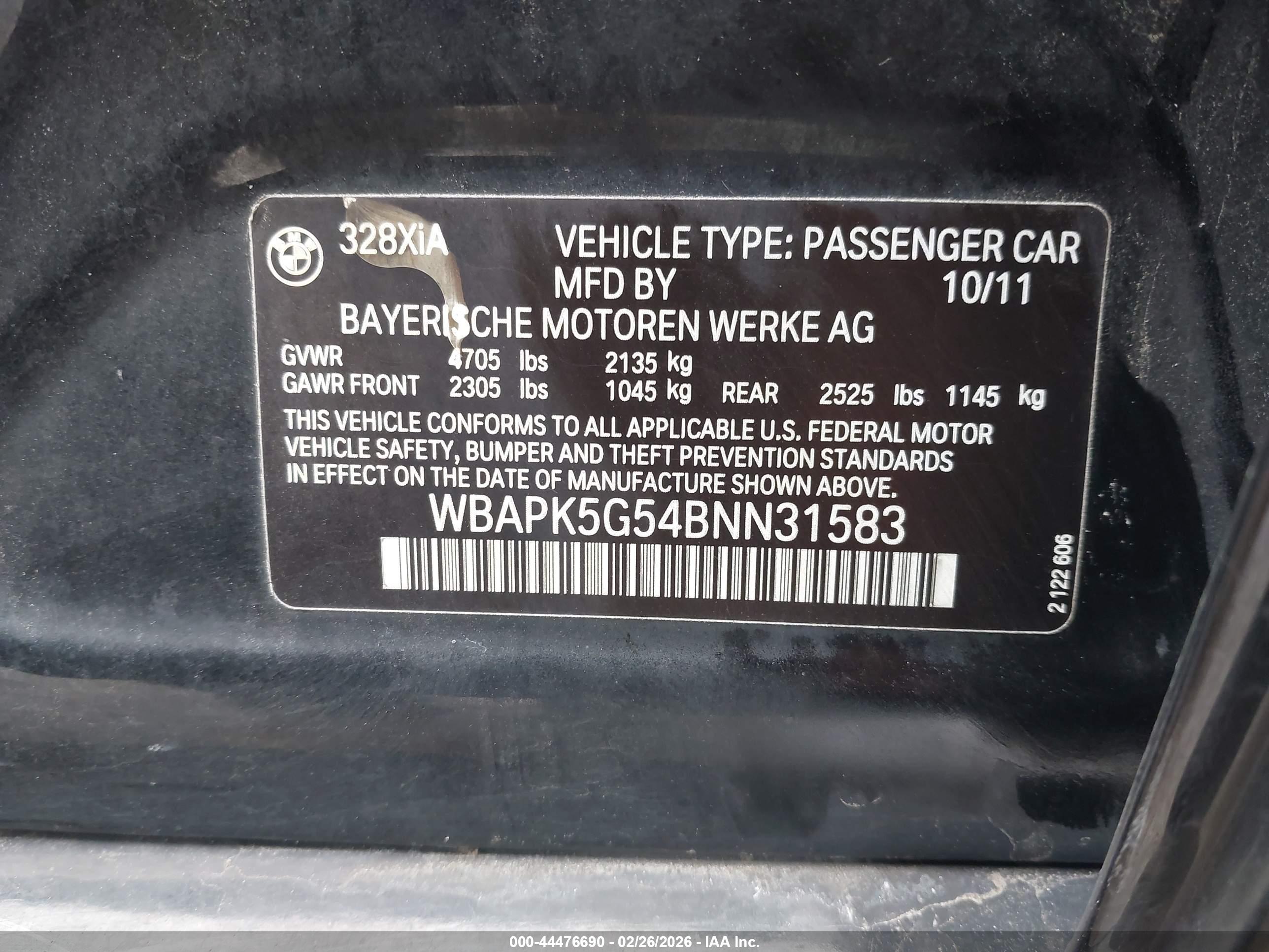 BMW 328I image 9