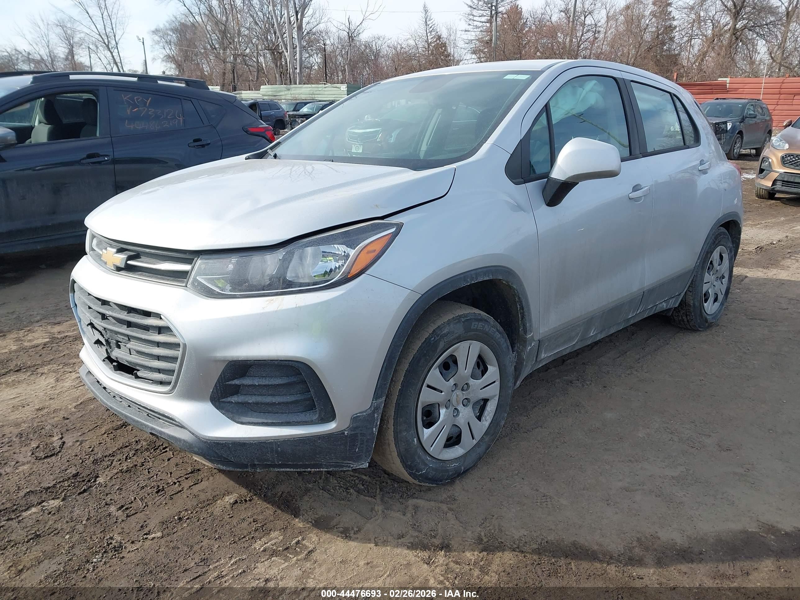 CHEVROLET TRAX image 2