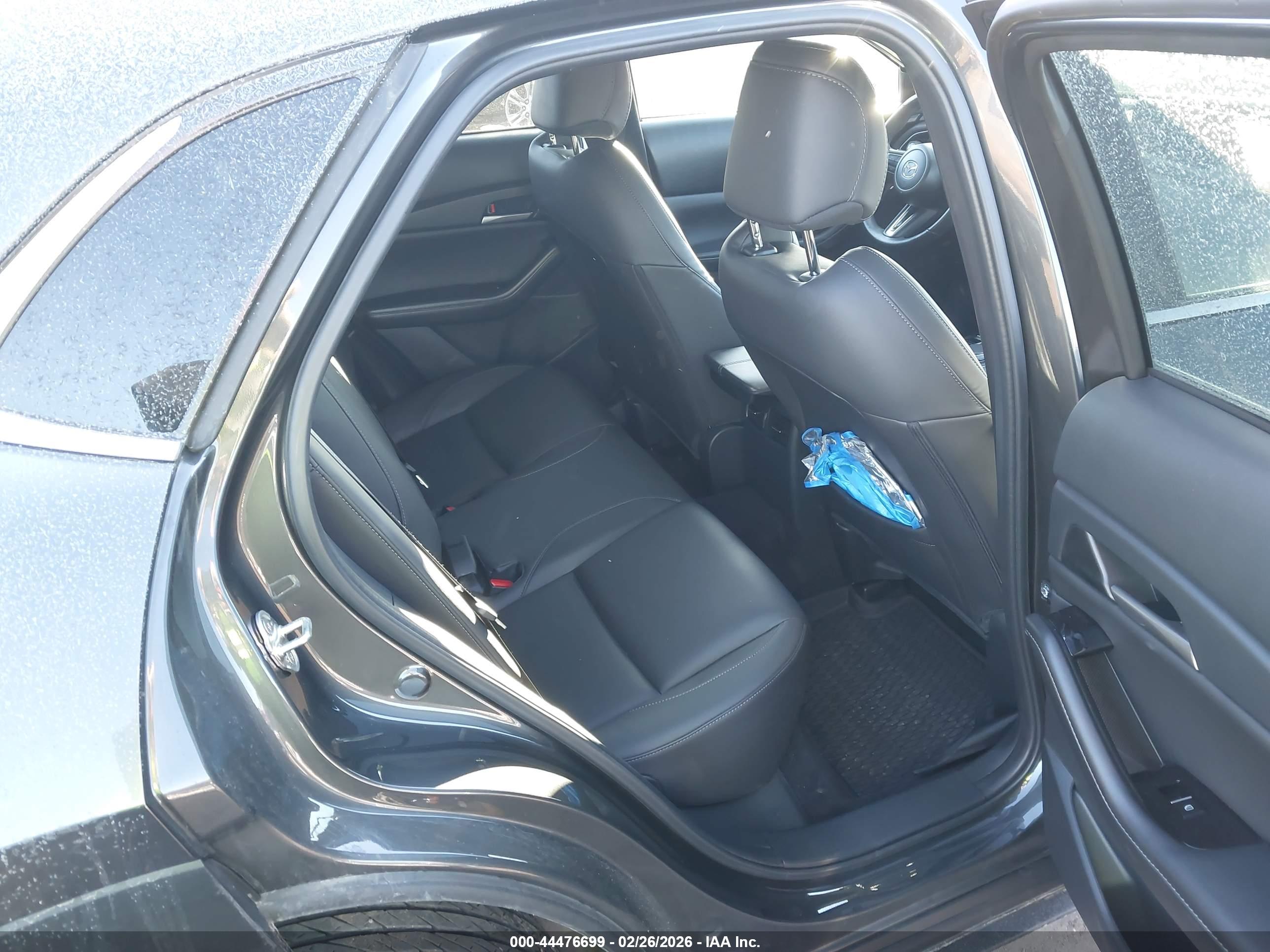 MAZDA CX-30 image 8