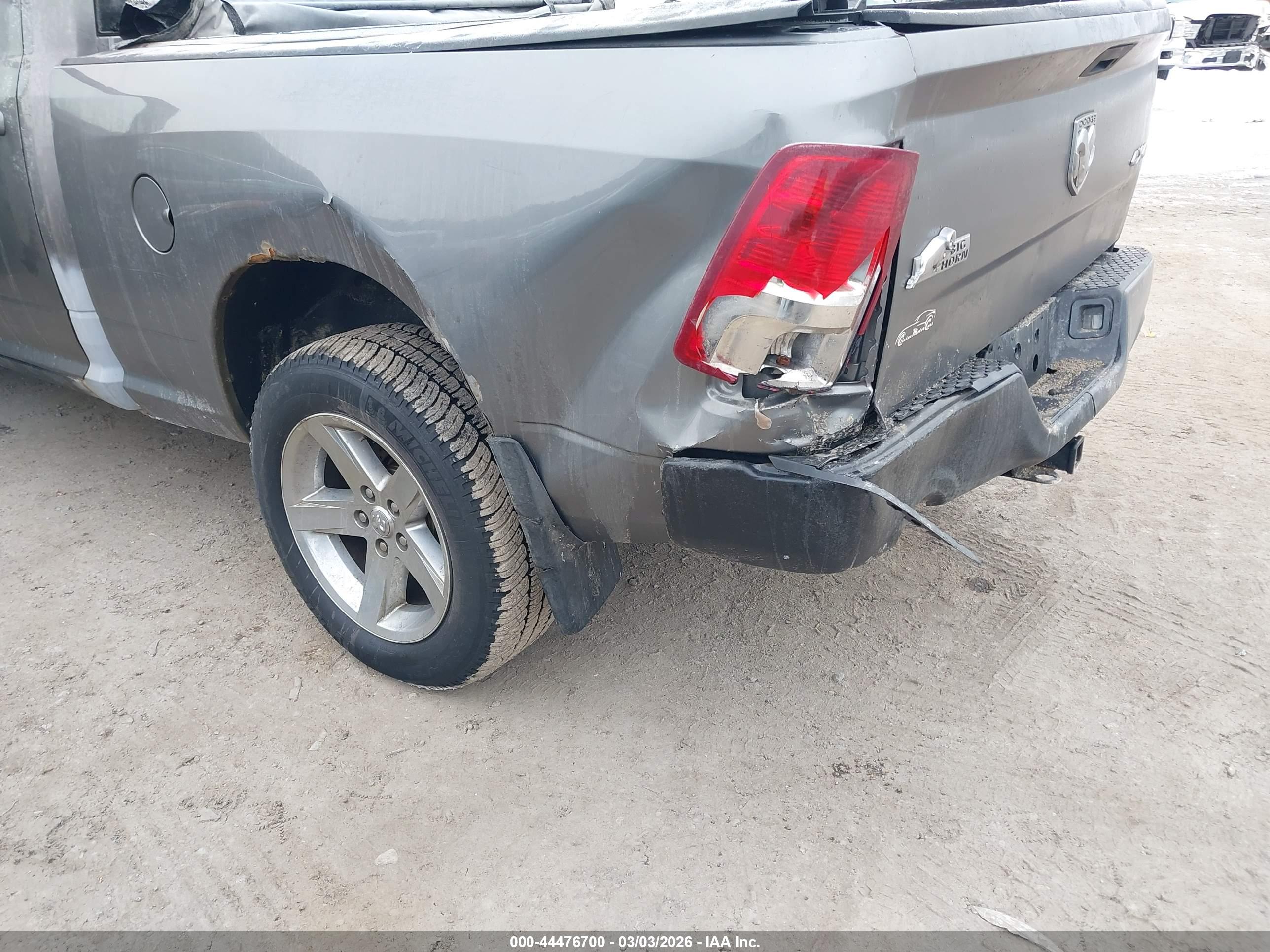 DODGE RAM image 6