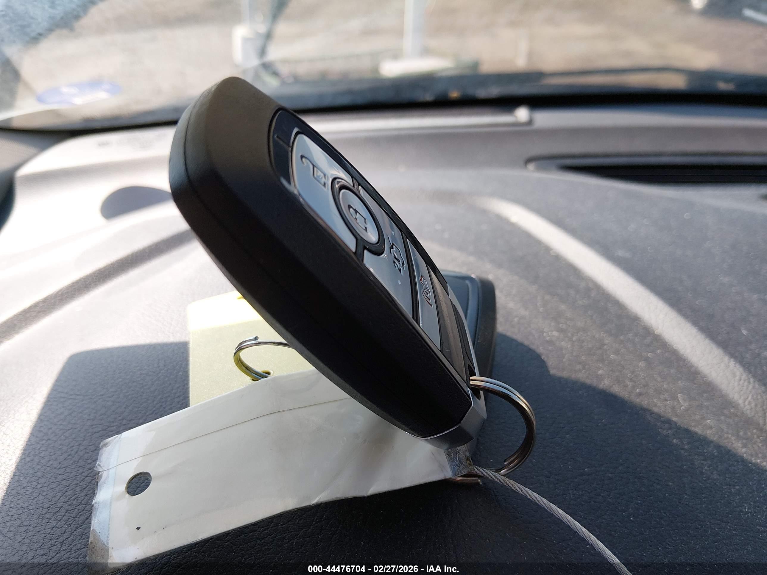 FORD FUSION image 11