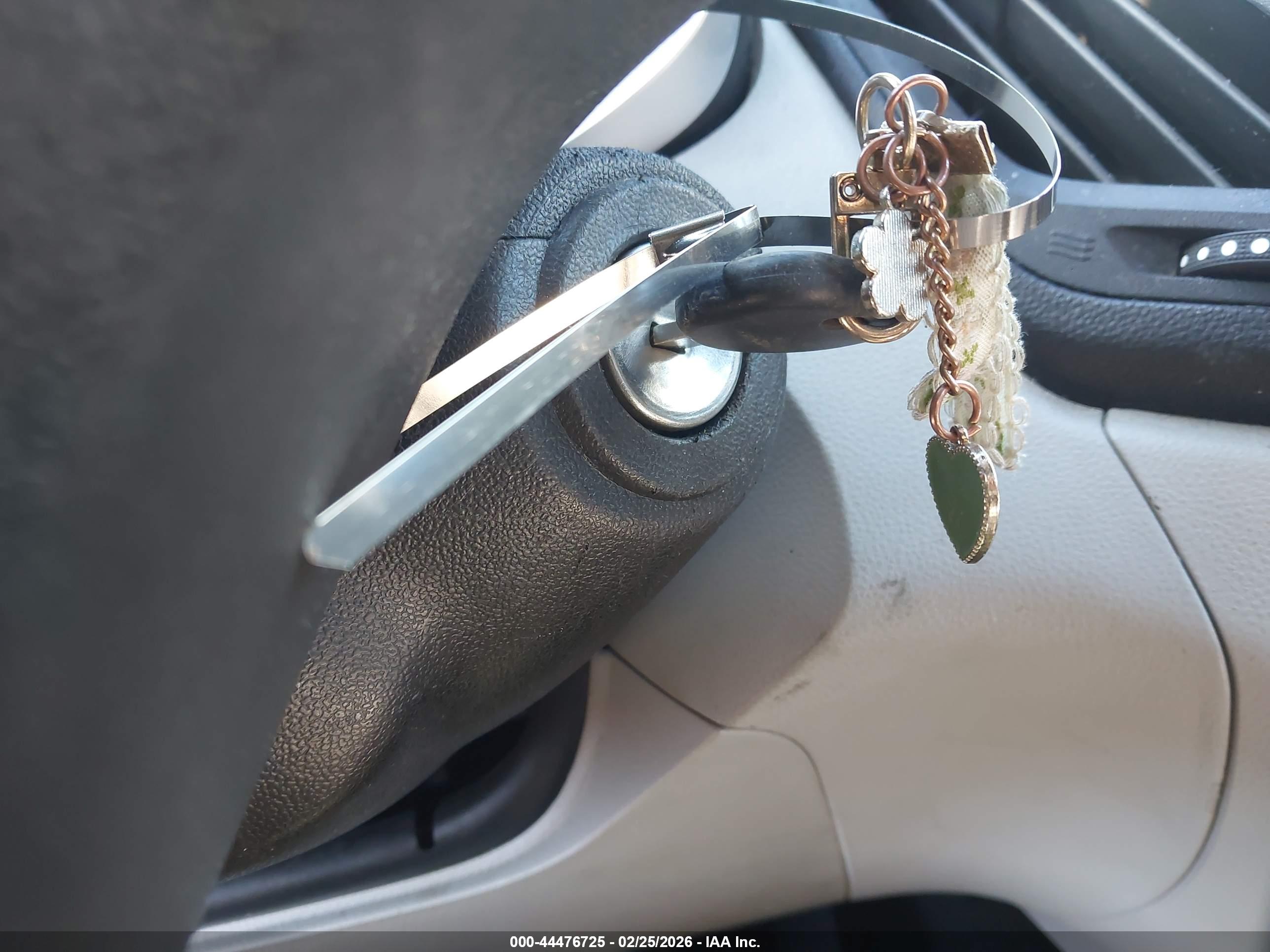 CHEVROLET EQUINOX image 11