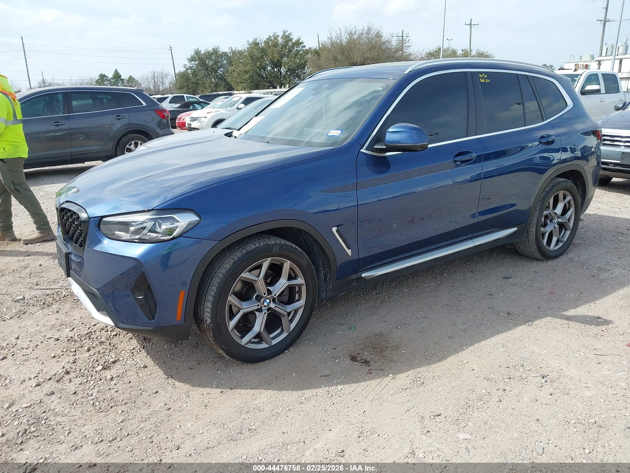 BMW X3 image 2
