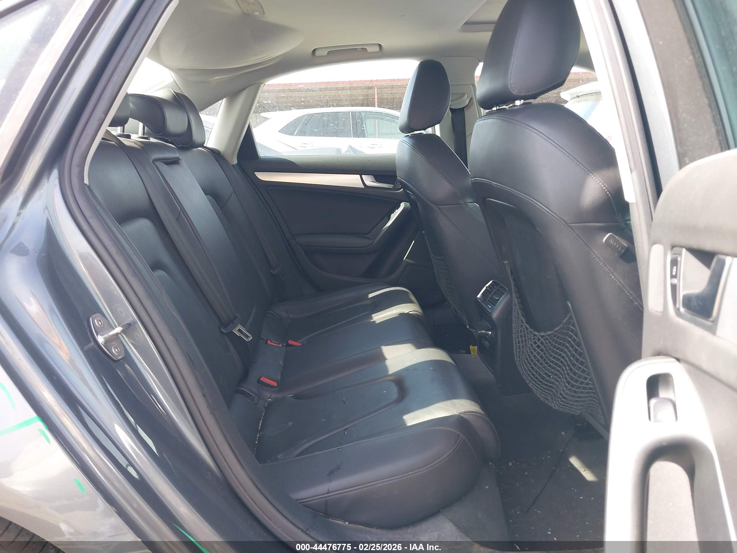 AUDI A4 image 8