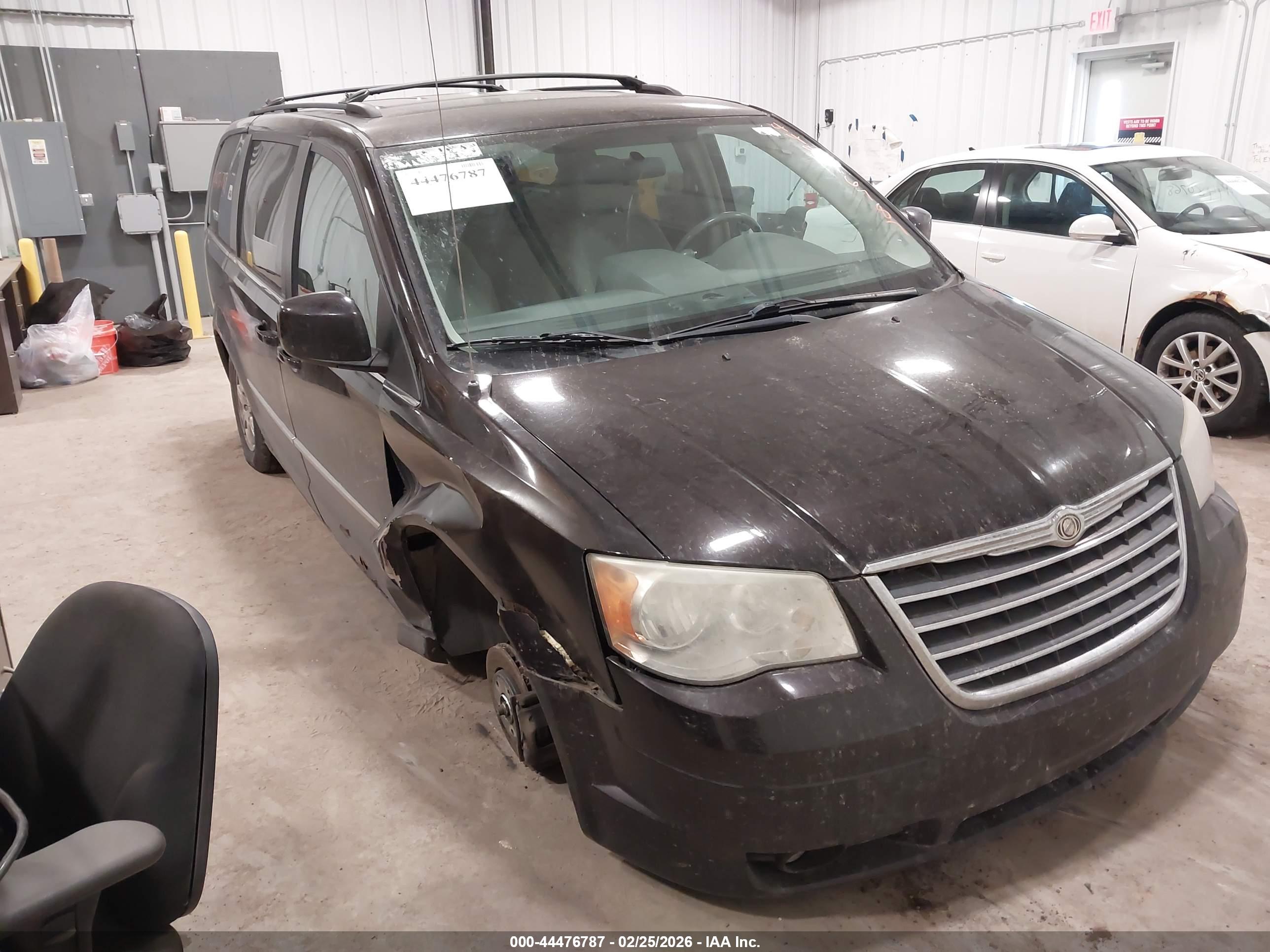 CHRYSLER TOWN image 6