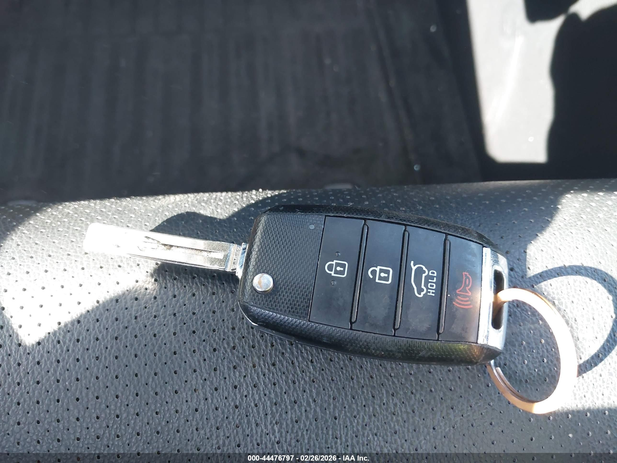 KIA SPORTAGE image 11