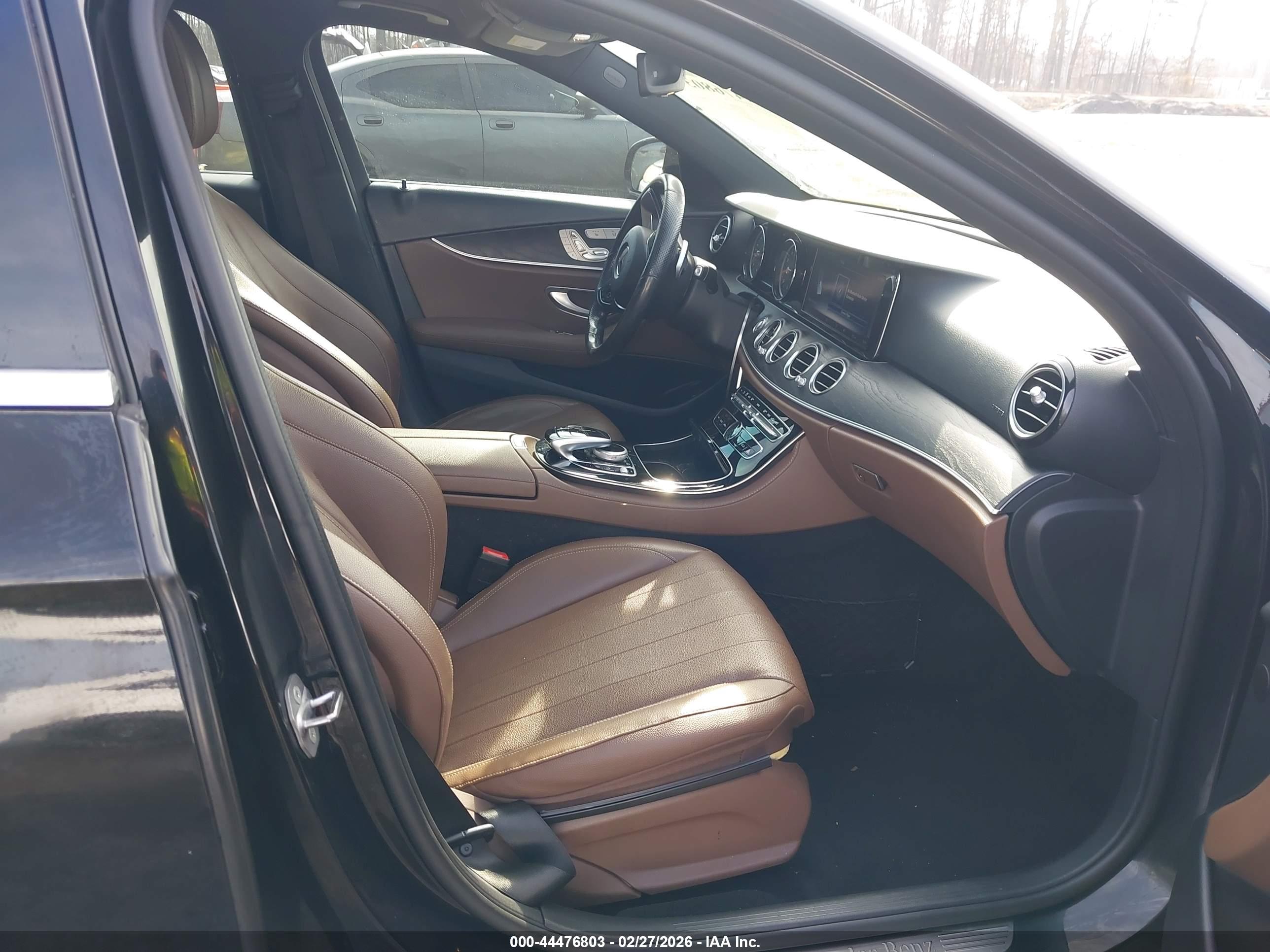 MERCEDES-BENZ E image 5