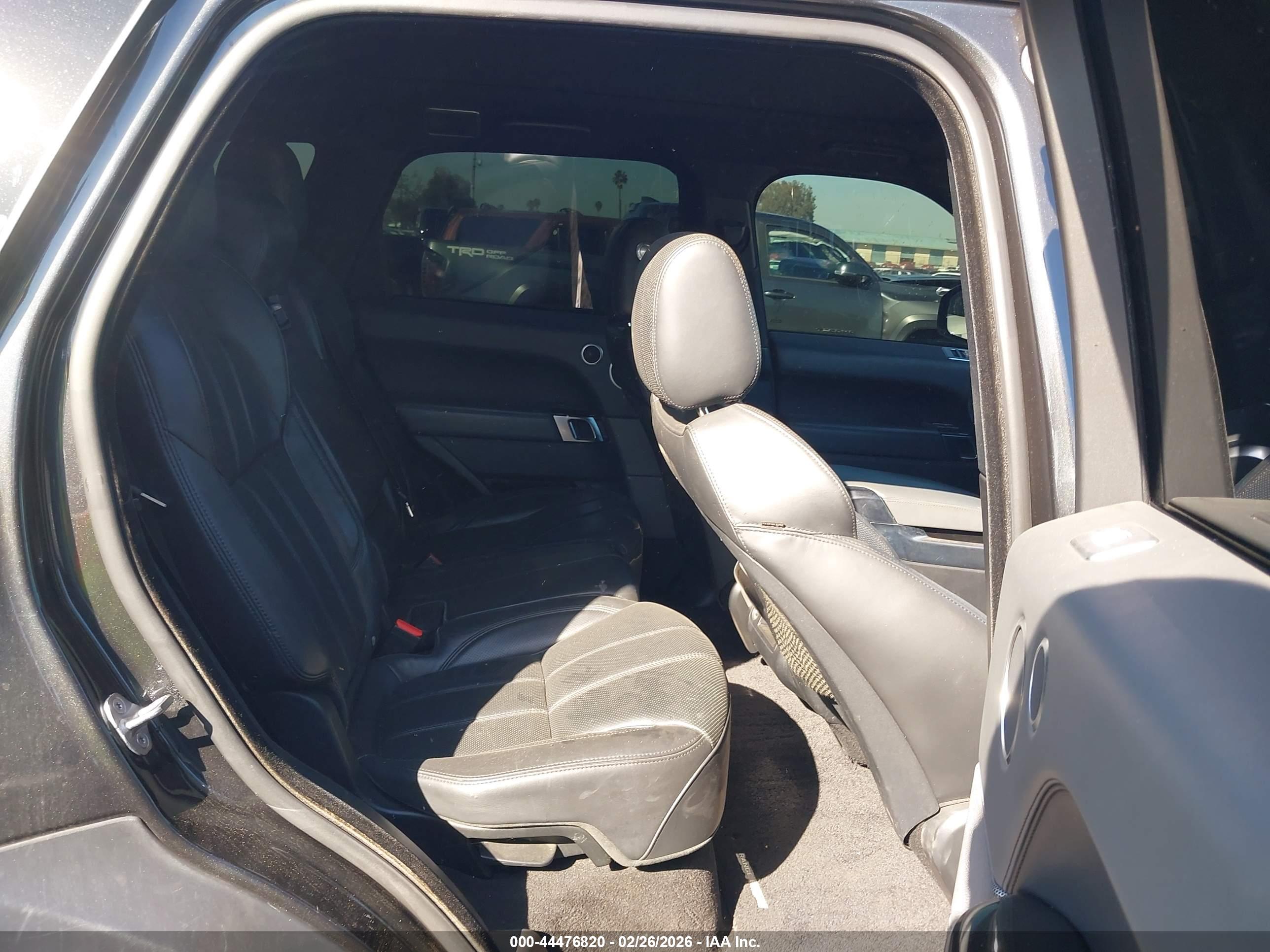 LAND ROVER image 8
