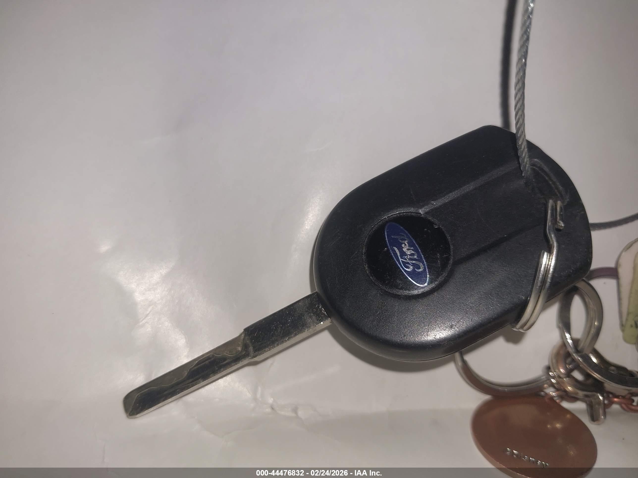 FORD ESCAPE image 11