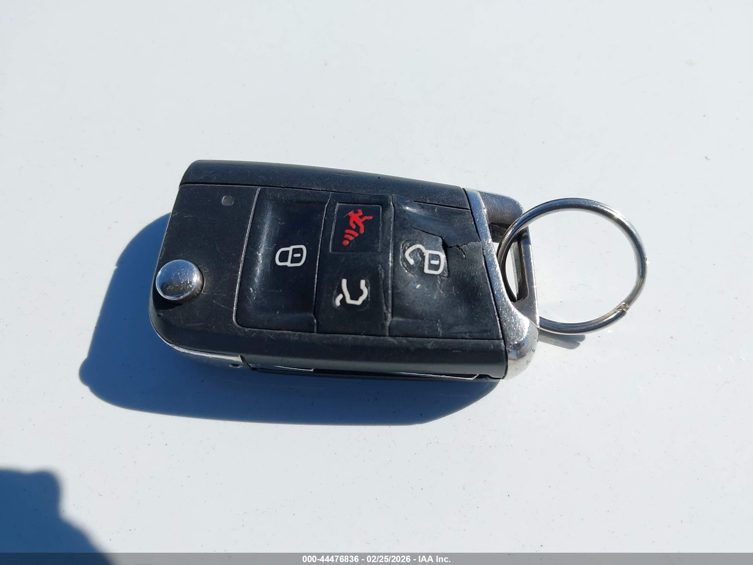 VOLKSWAGEN E-GOLF image 11