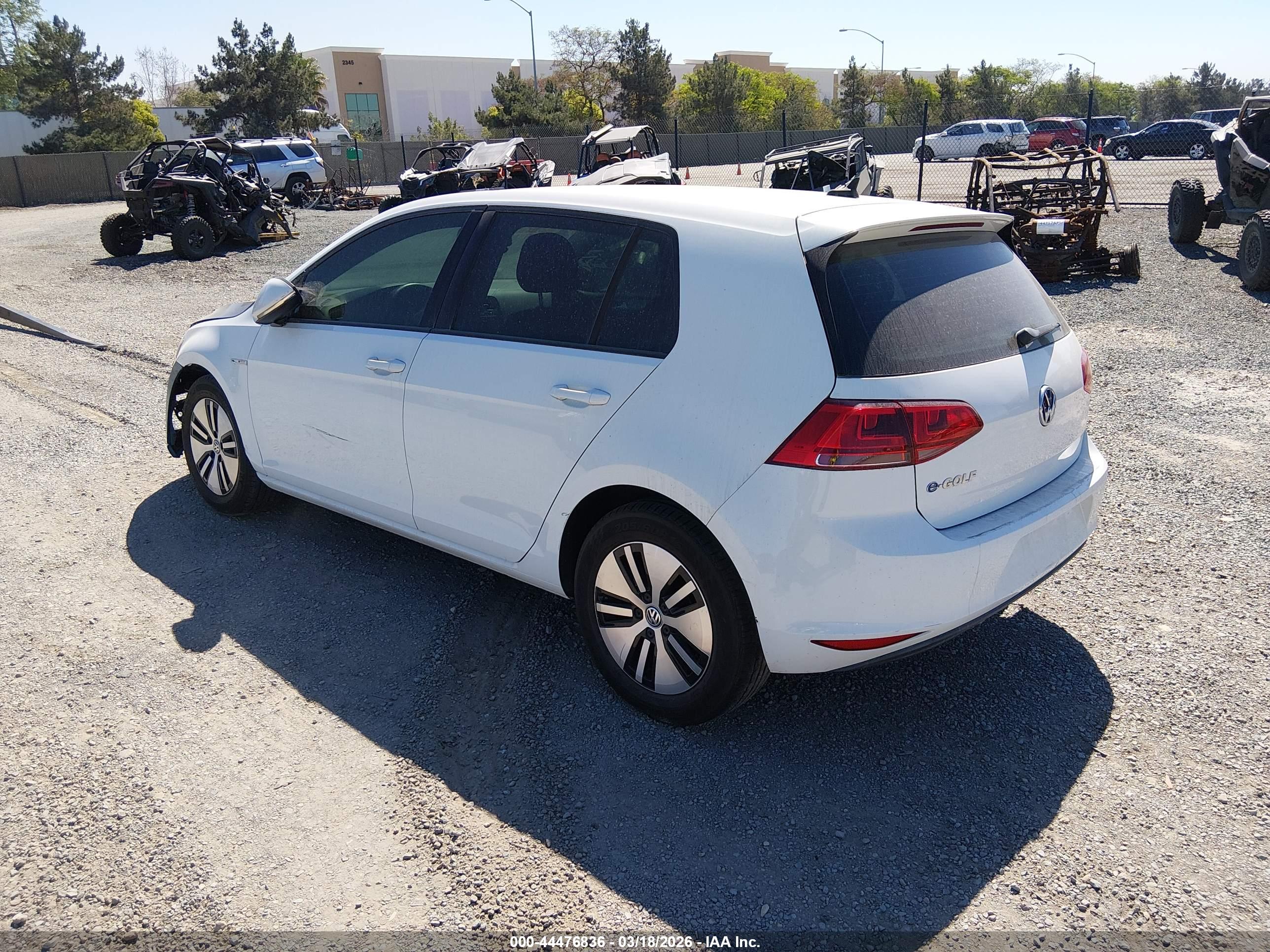 VOLKSWAGEN E-GOLF image 3