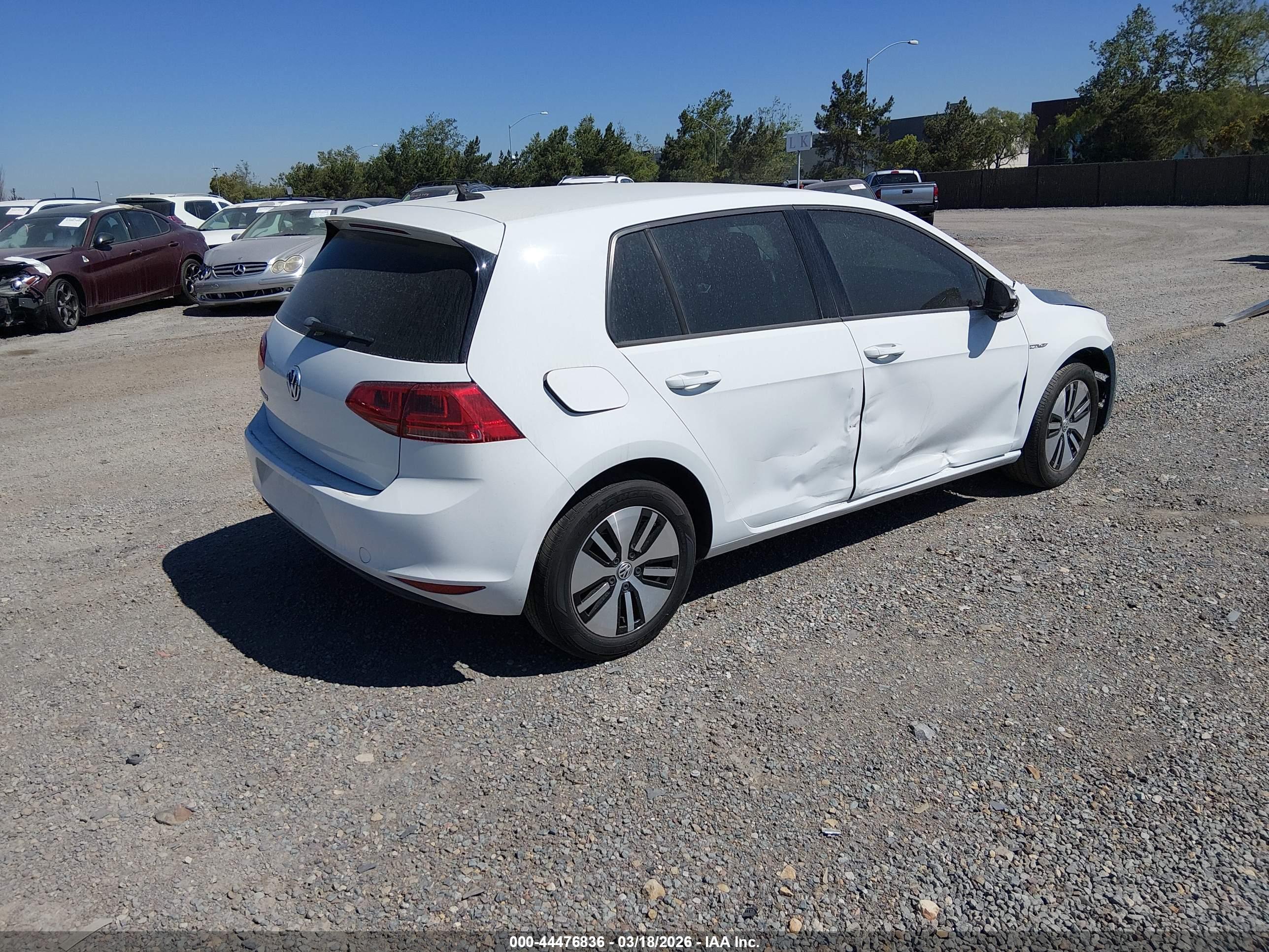 VOLKSWAGEN E-GOLF image 4
