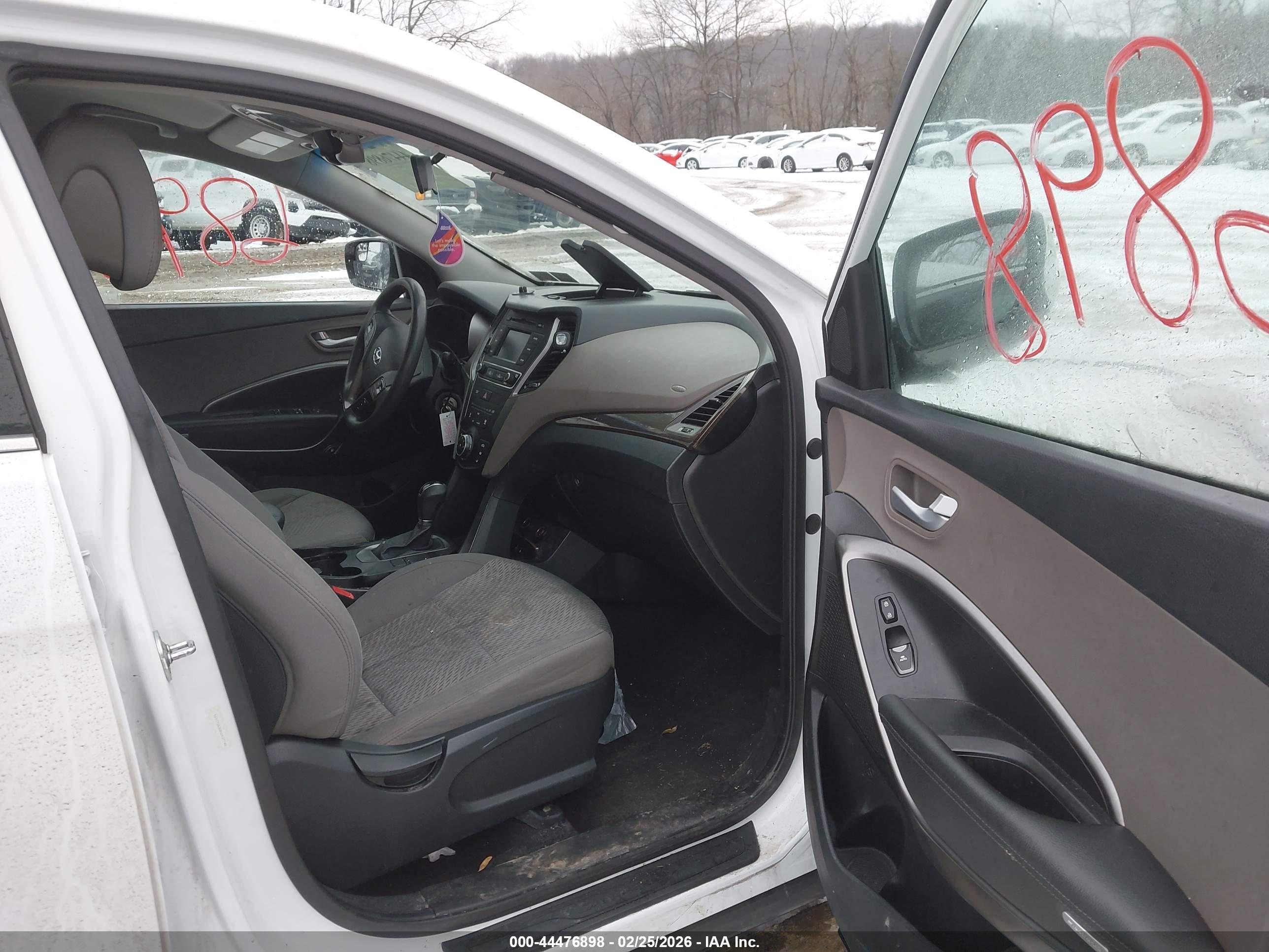 HYUNDAI SANTA image 5