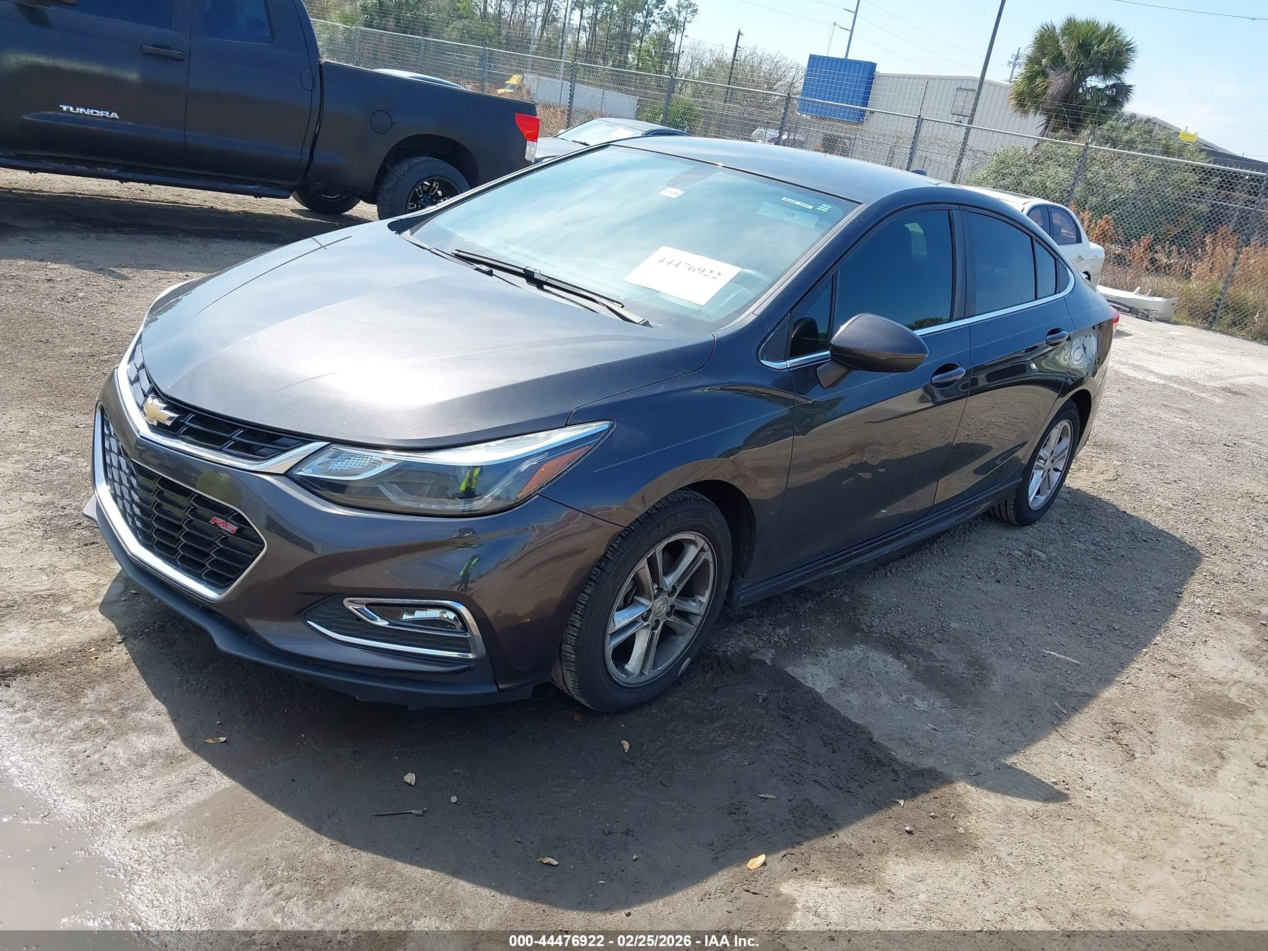 CHEVROLET CRUZE image 2