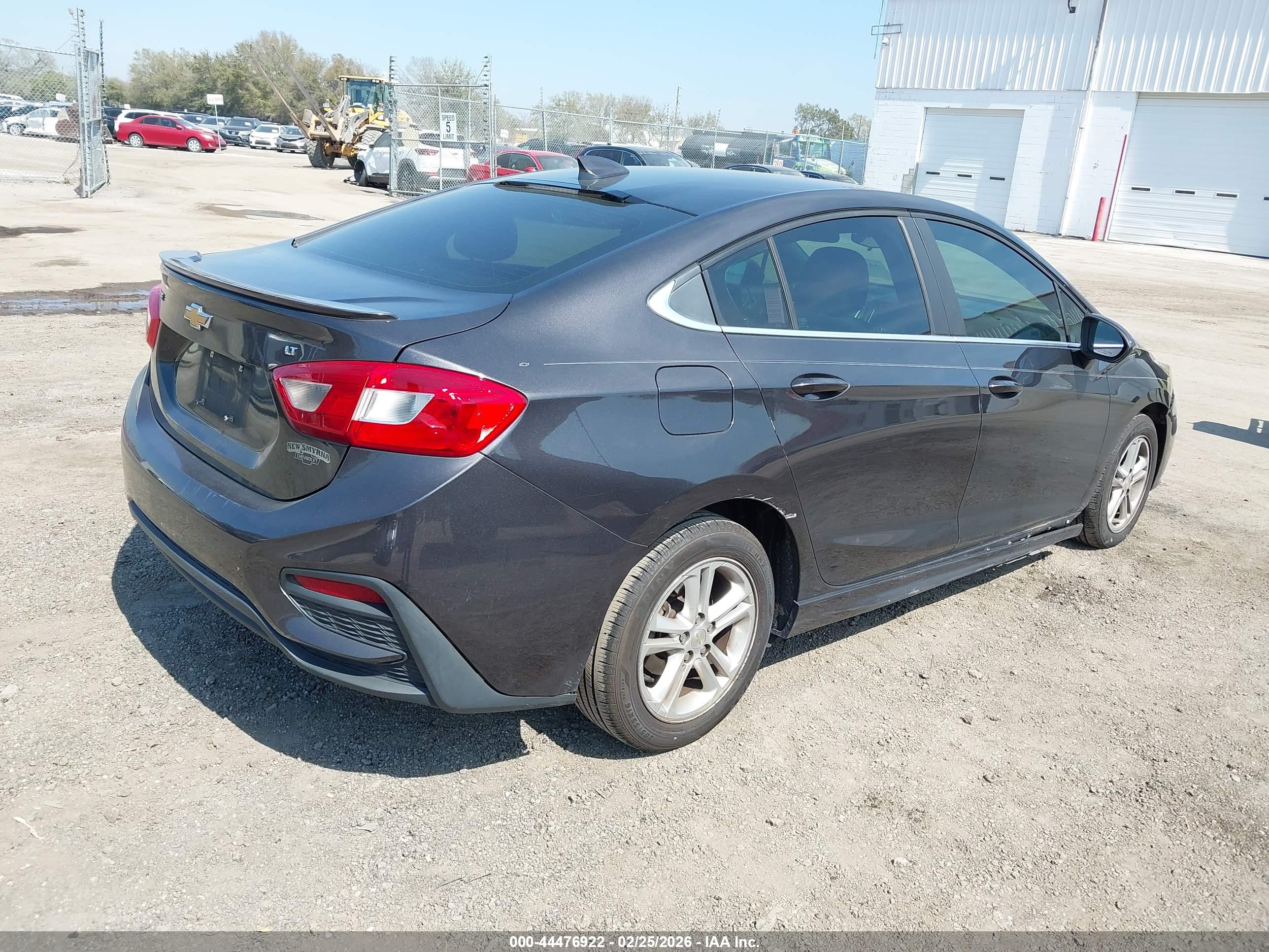 CHEVROLET CRUZE image 4