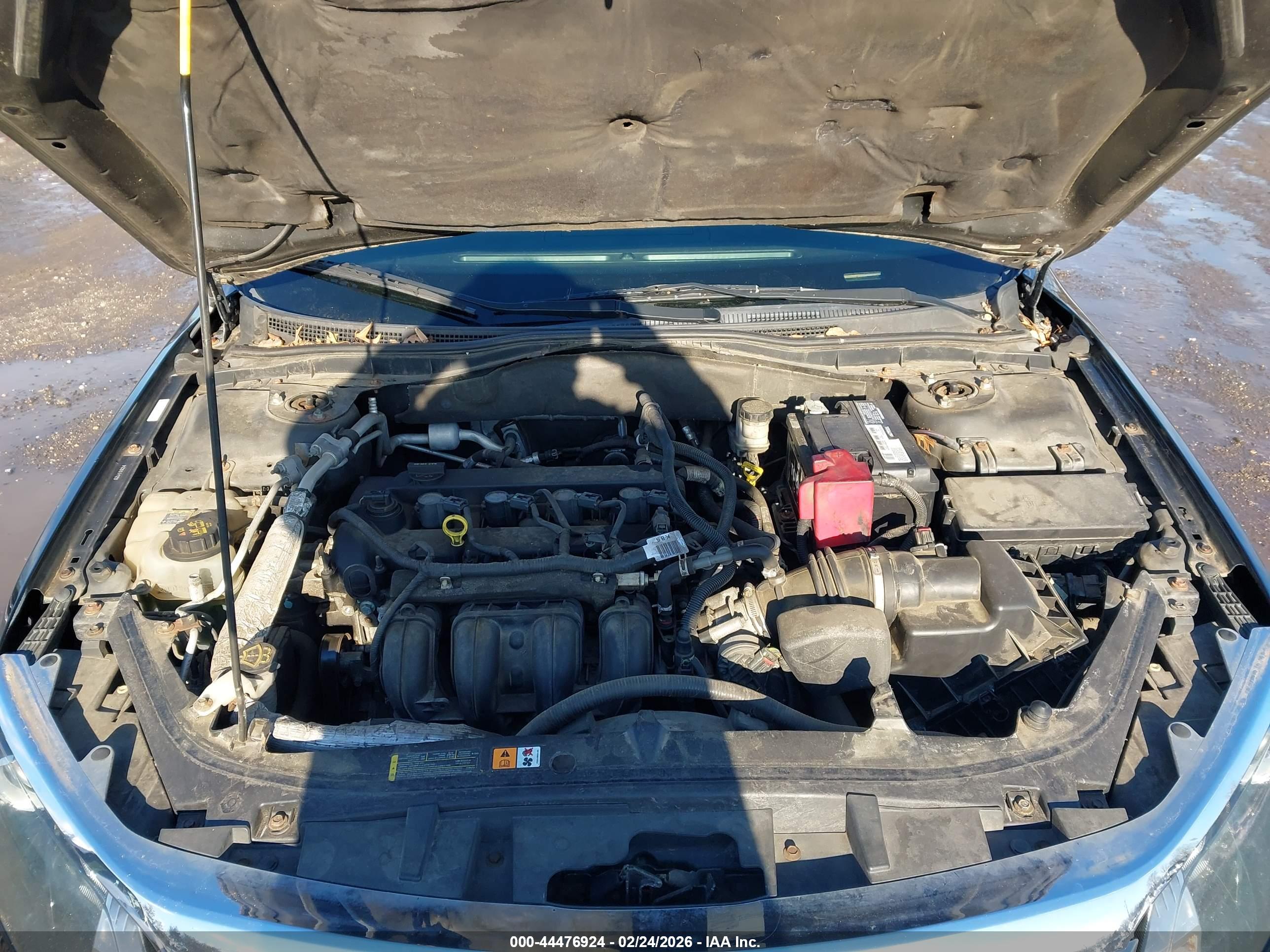 FORD FUSION image 10