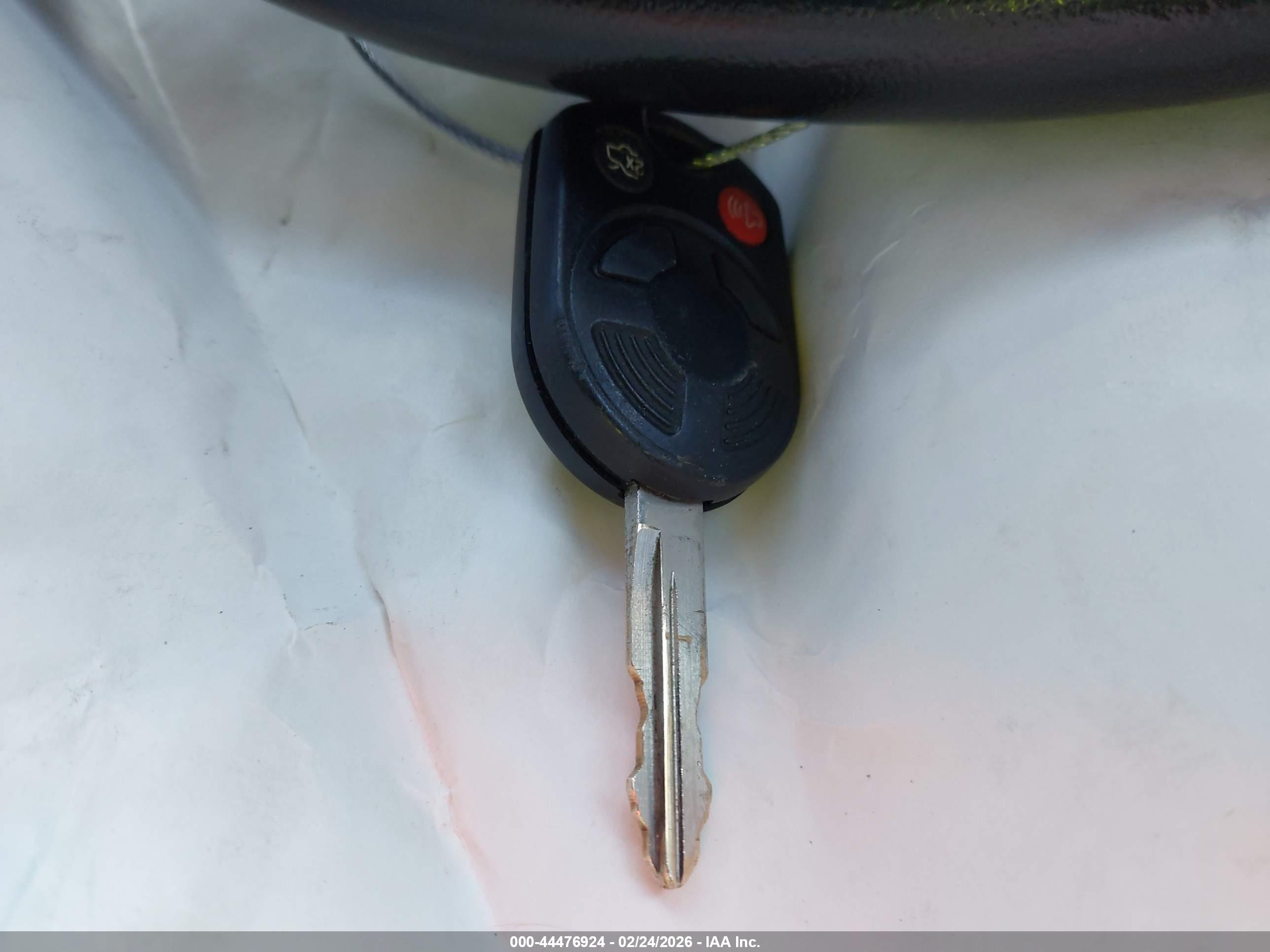 FORD FUSION image 11