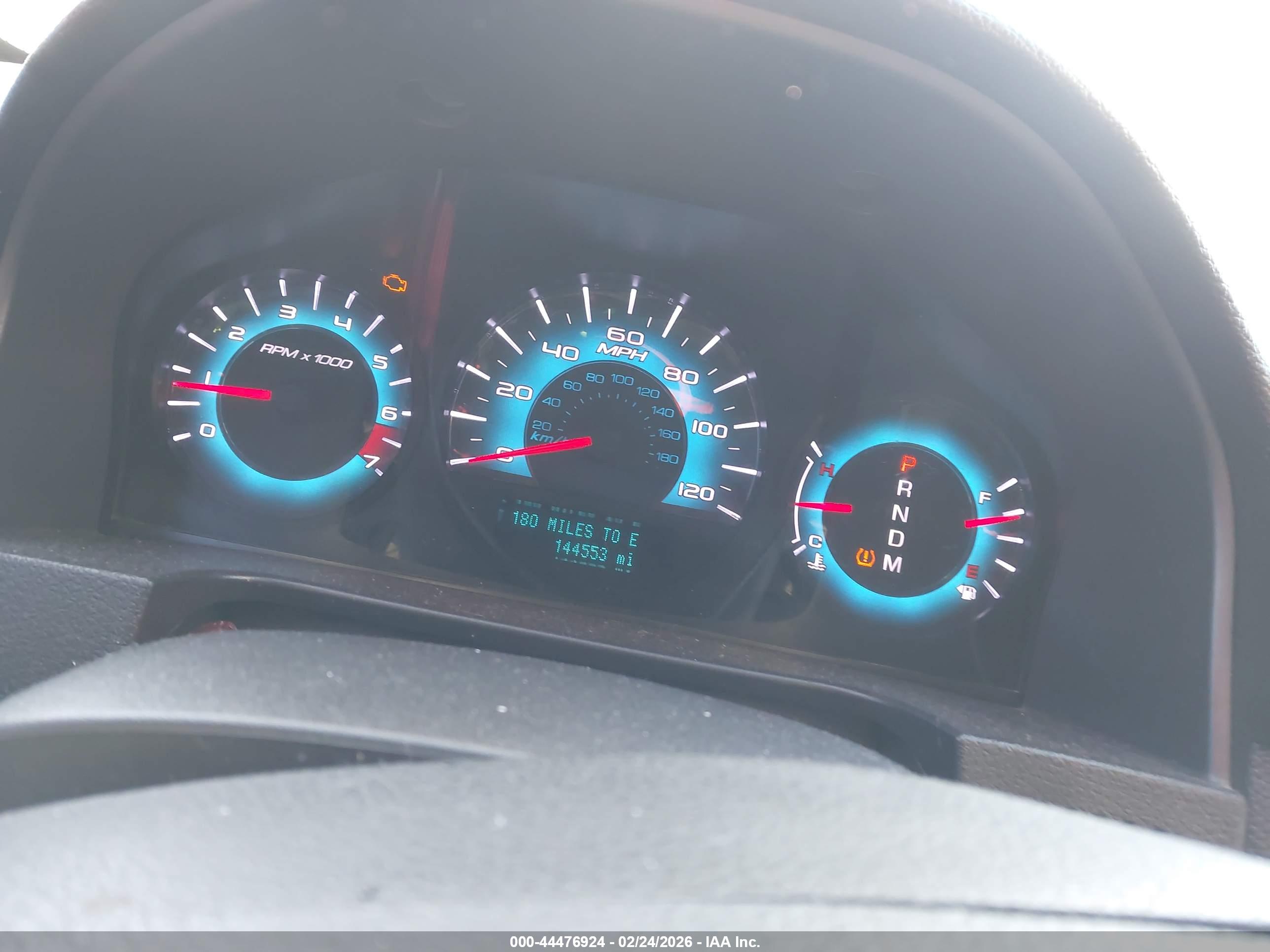 FORD FUSION image 7