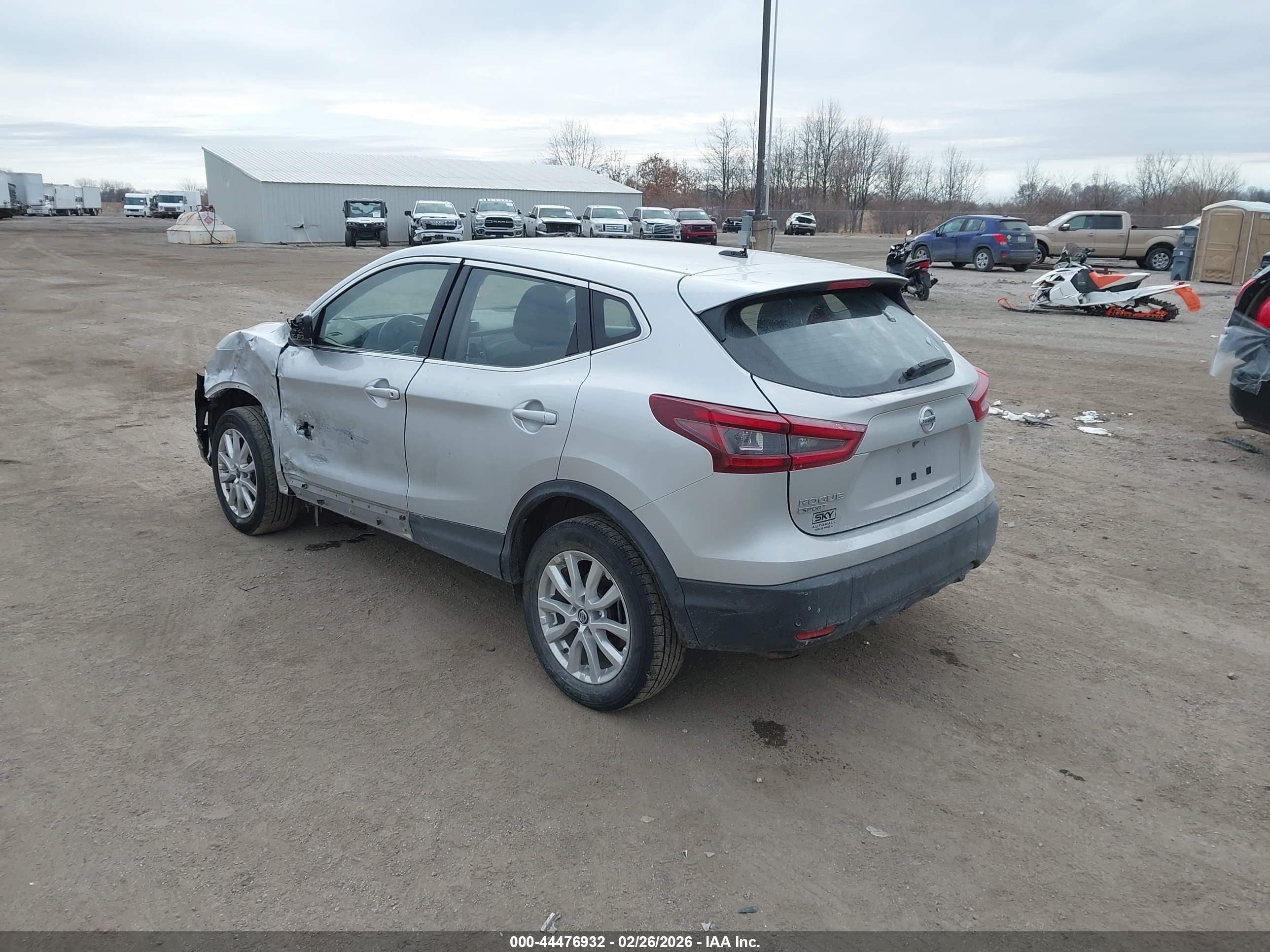 NISSAN ROGUE image 3
