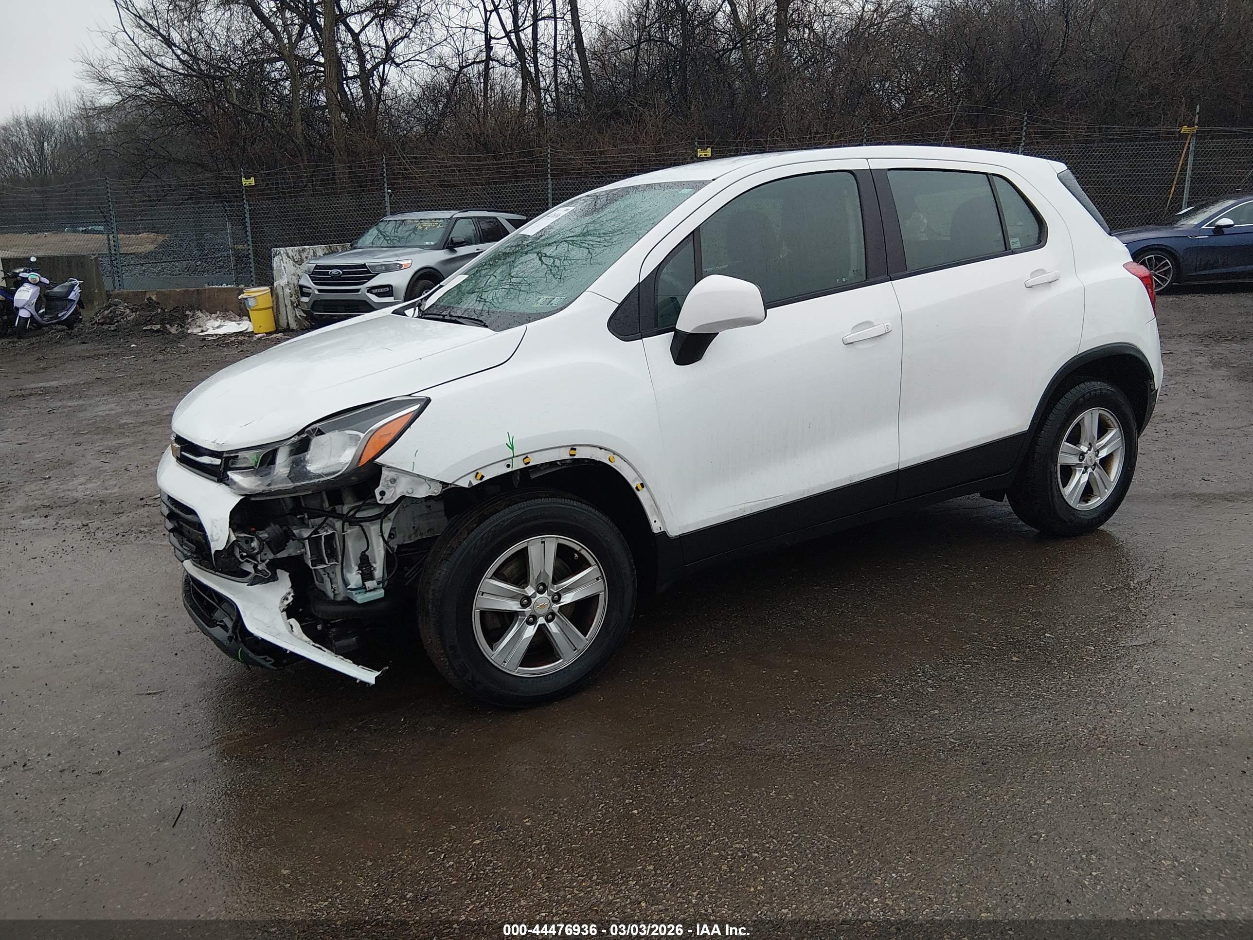 CHEVROLET TRAX image 2