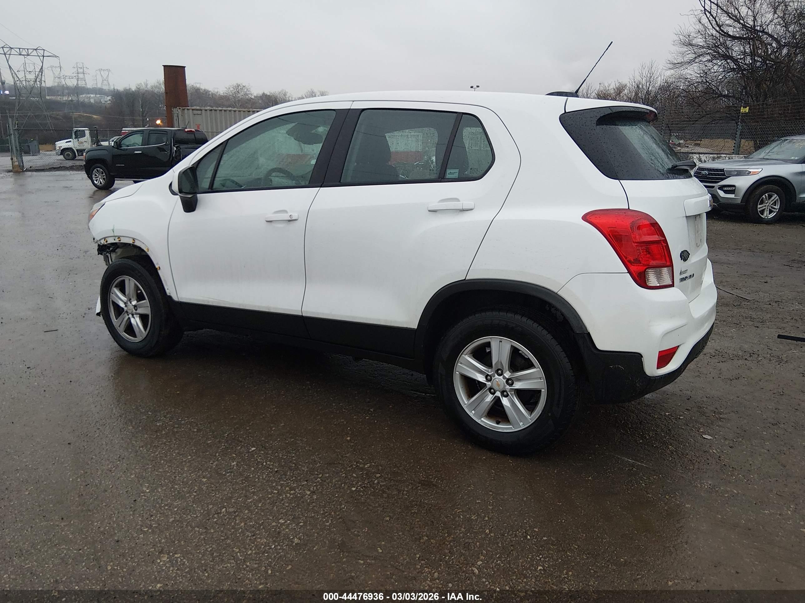 CHEVROLET TRAX image 3