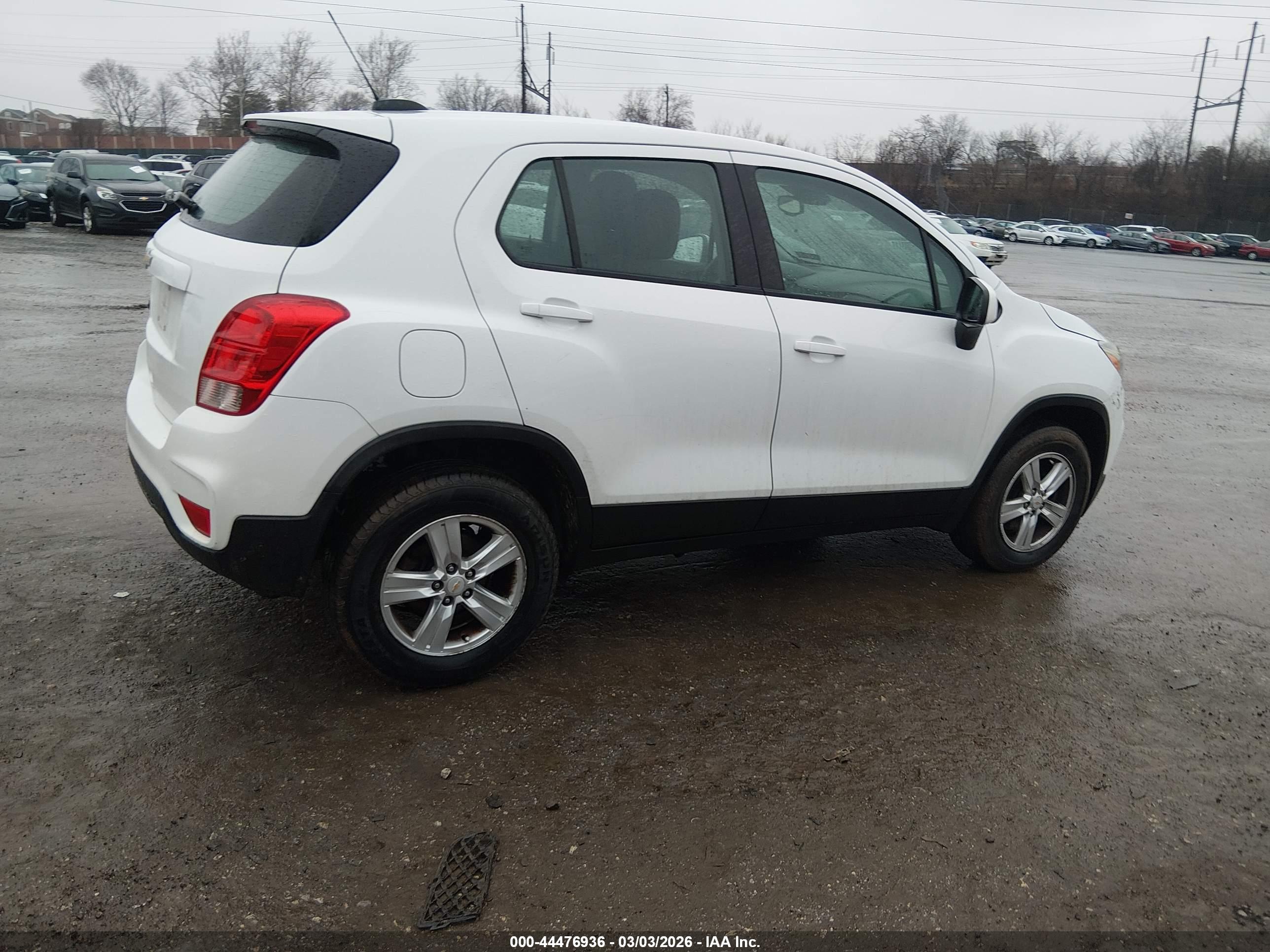 CHEVROLET TRAX image 4