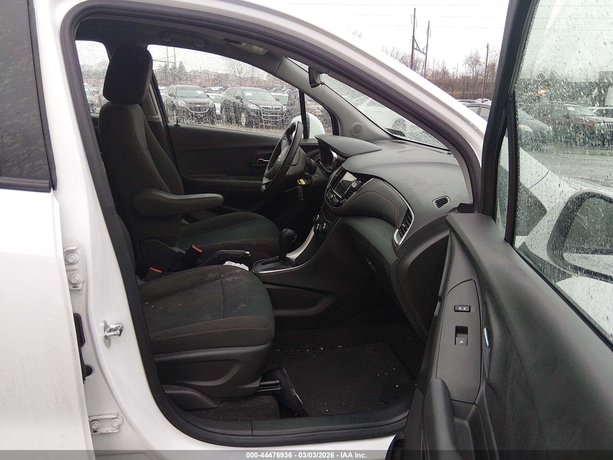 CHEVROLET TRAX image 5
