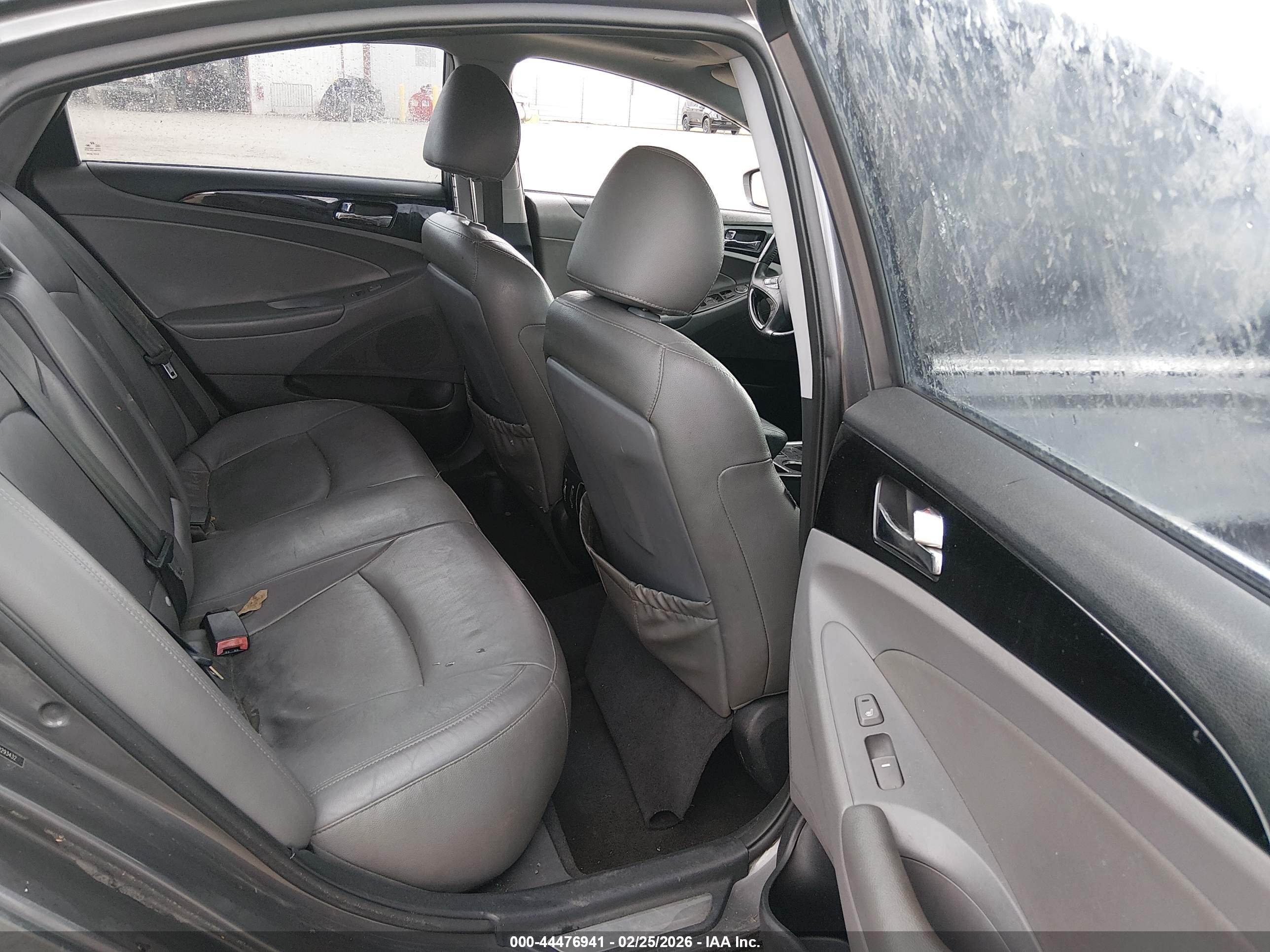 HYUNDAI SONATA image 8