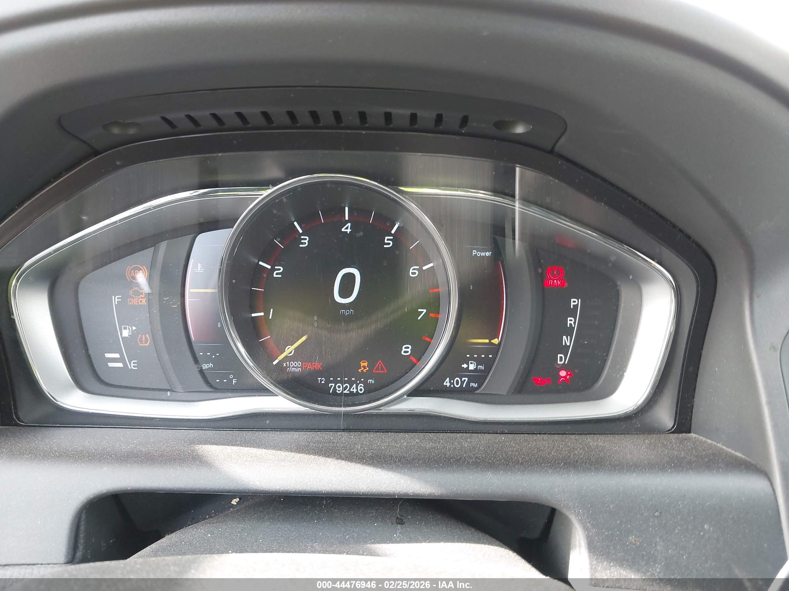 VOLVO XC60 image 7