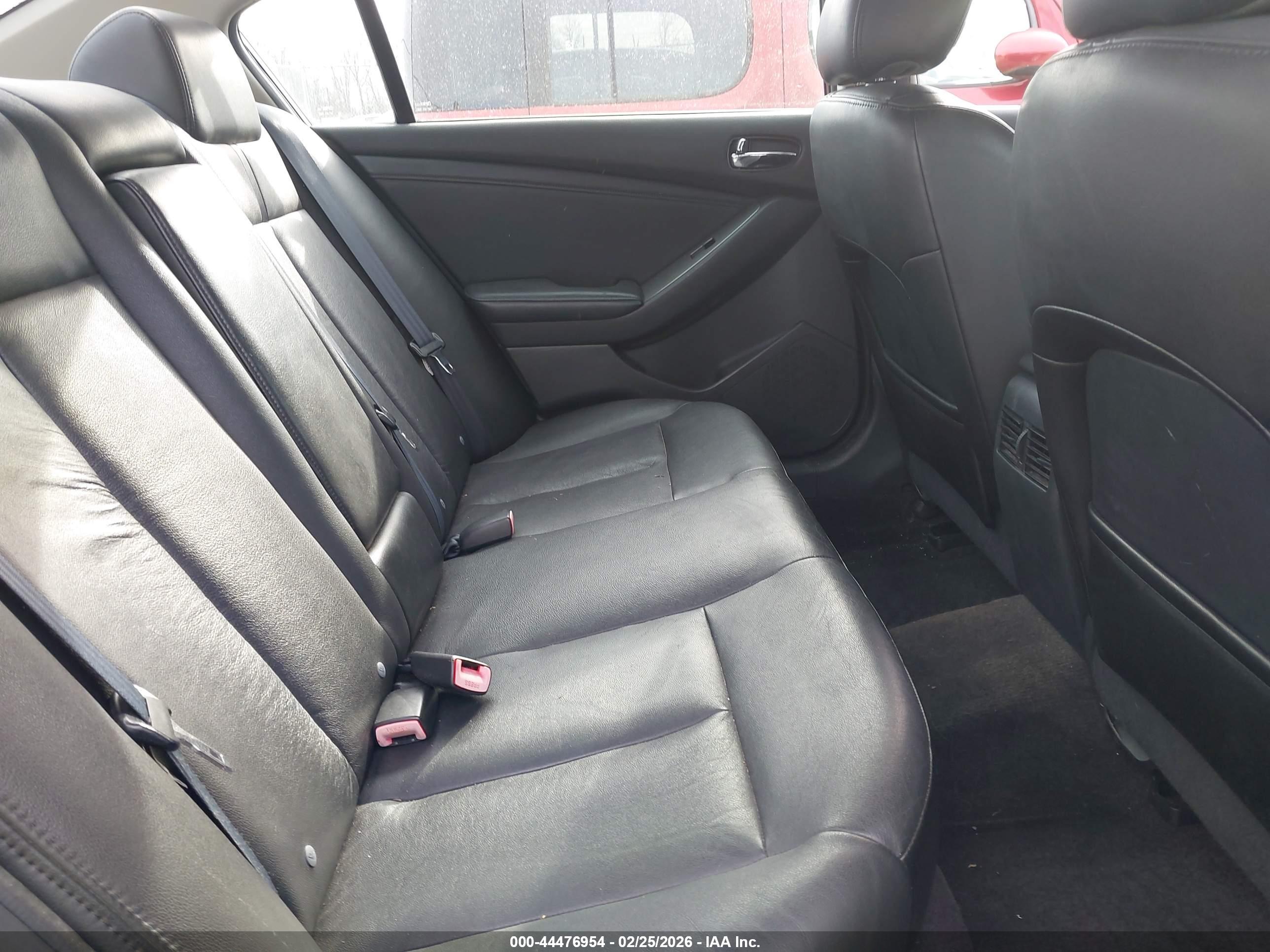 NISSAN ALTIMA image 8