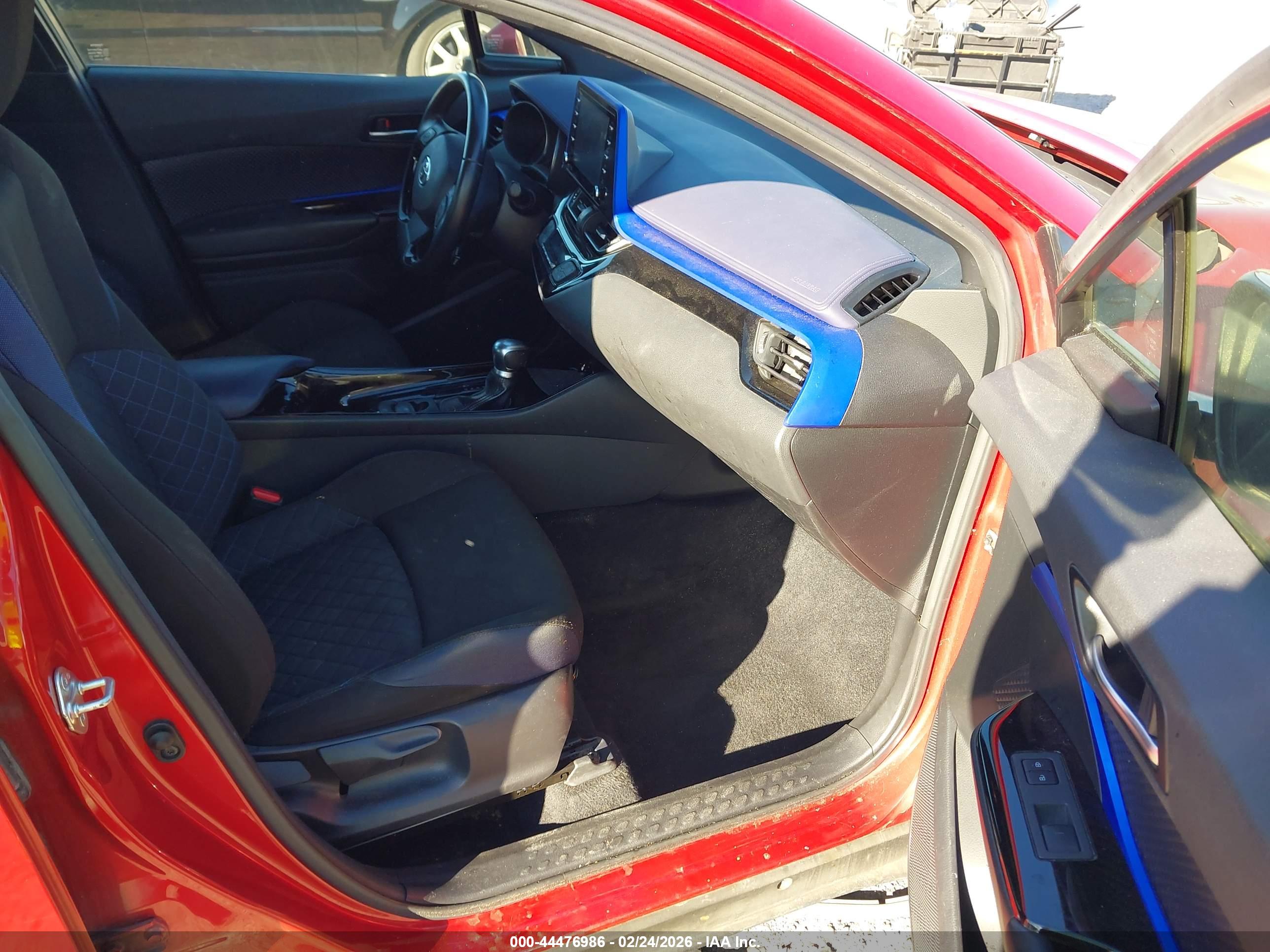 TOYOTA C-HR image 5