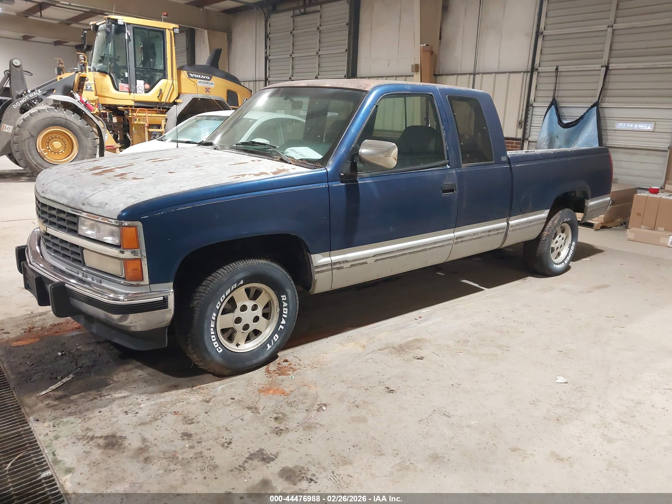 CHEVROLET GMT-400 image 2