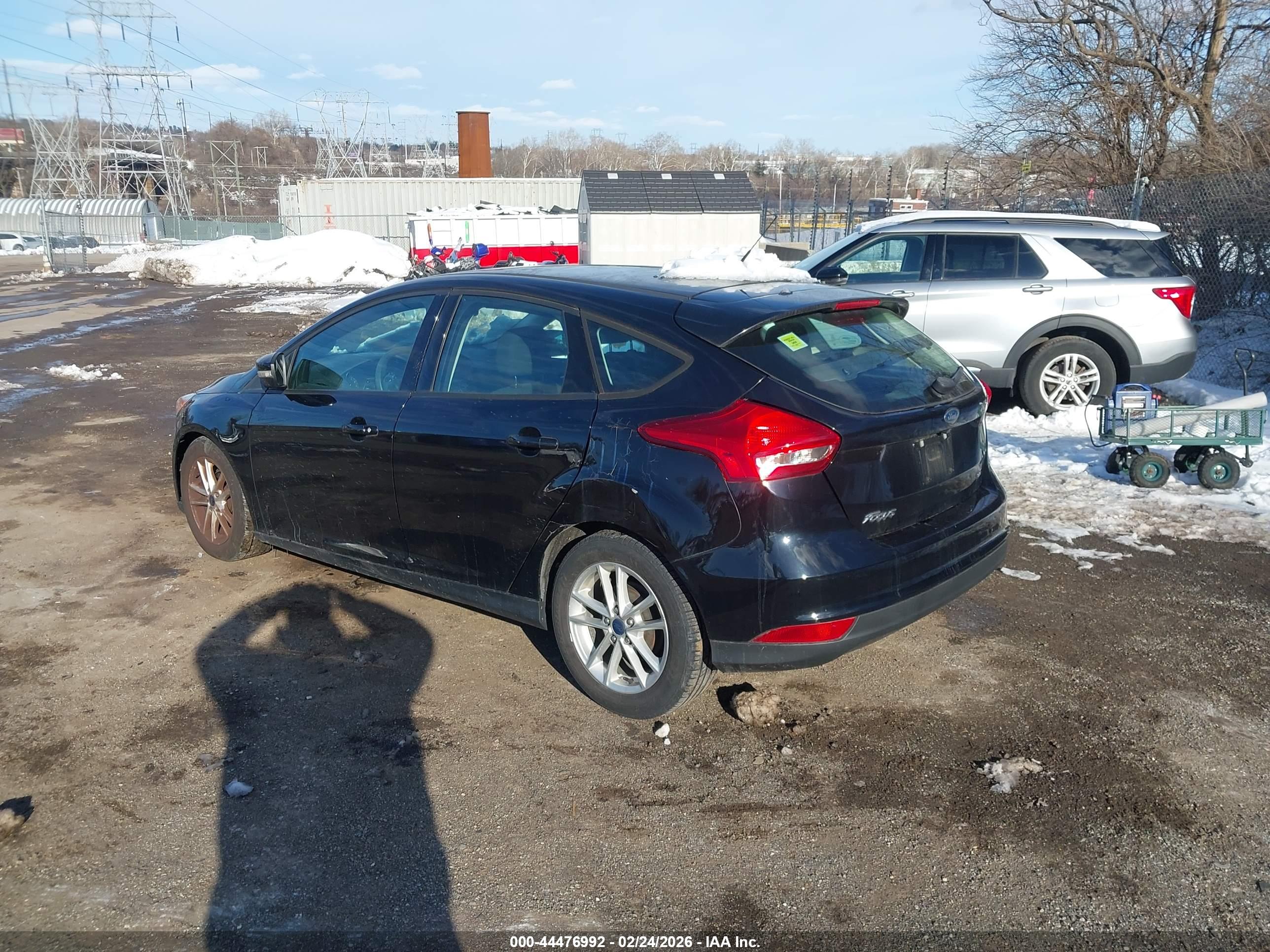 FORD FOCUS image 3