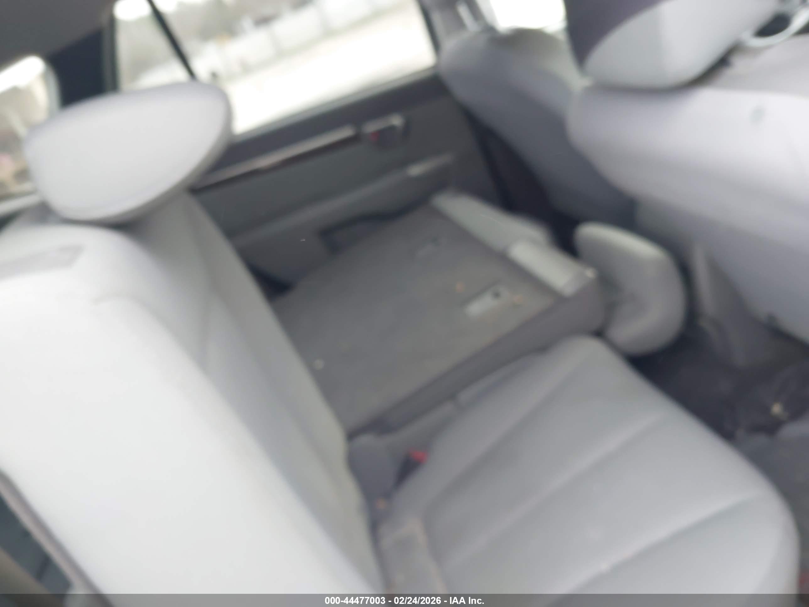 HYUNDAI SANTA image 8