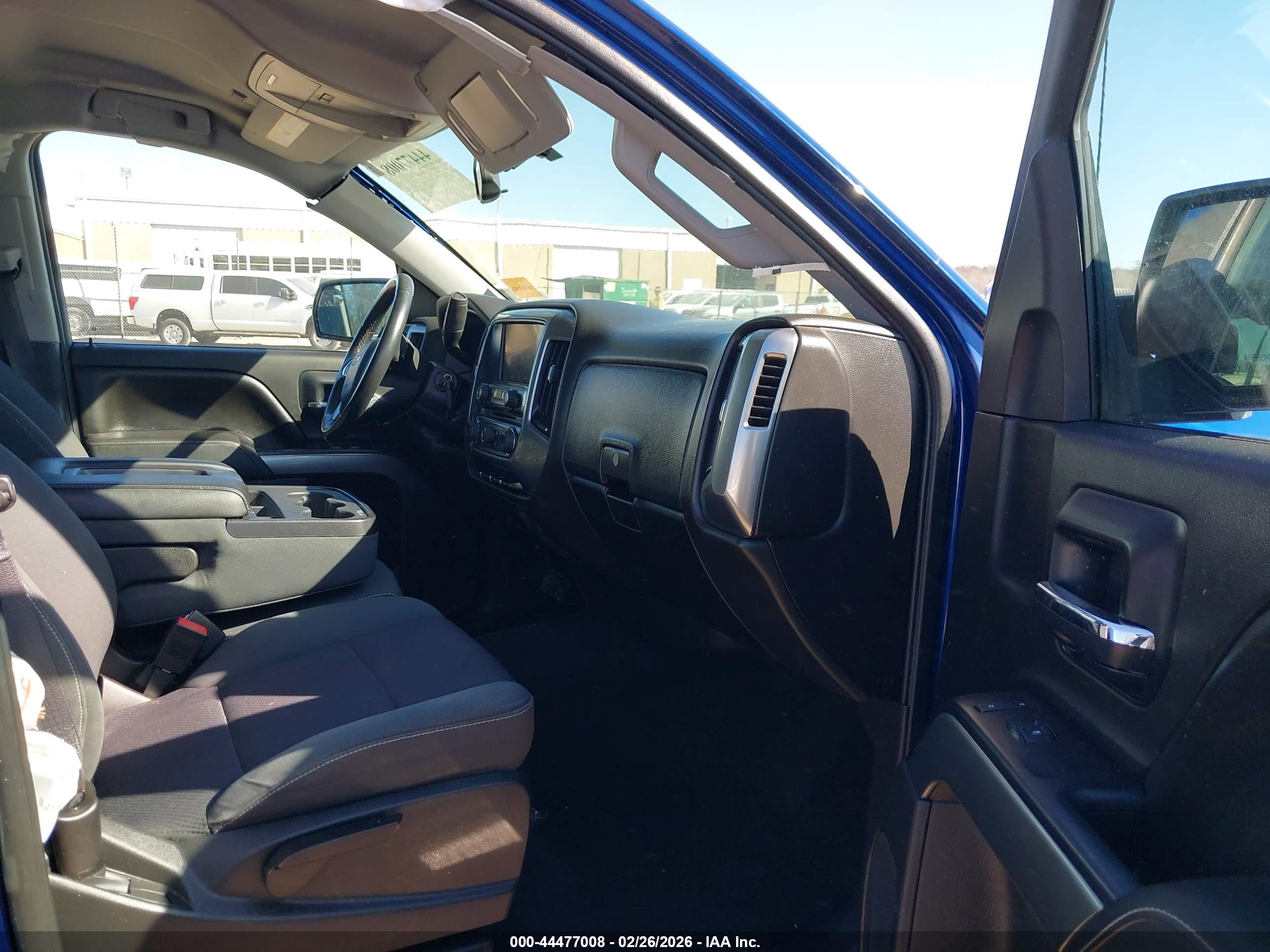 CHEVROLET SILVERADO image 5