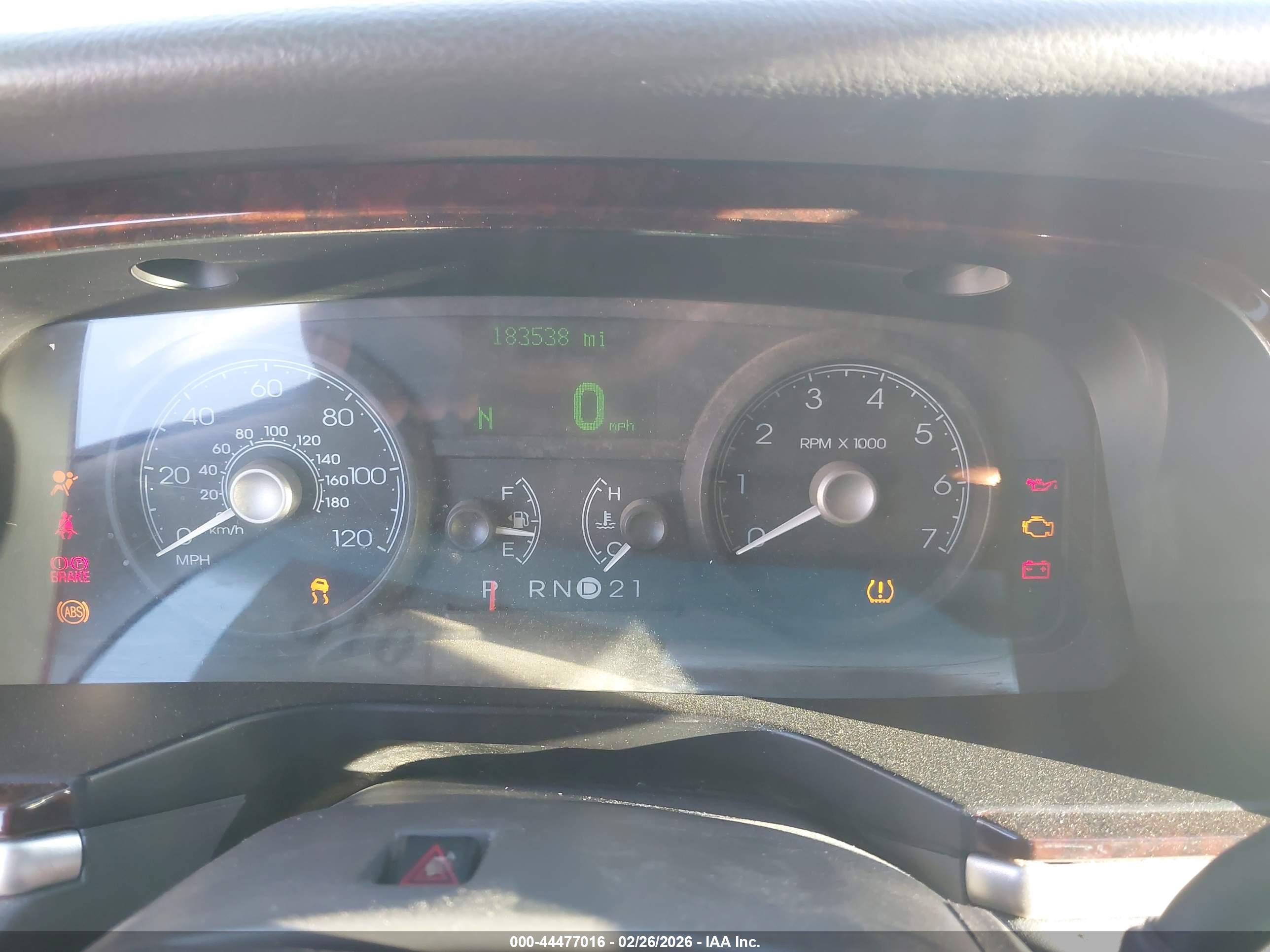 LINCOLN TOWN image 7
