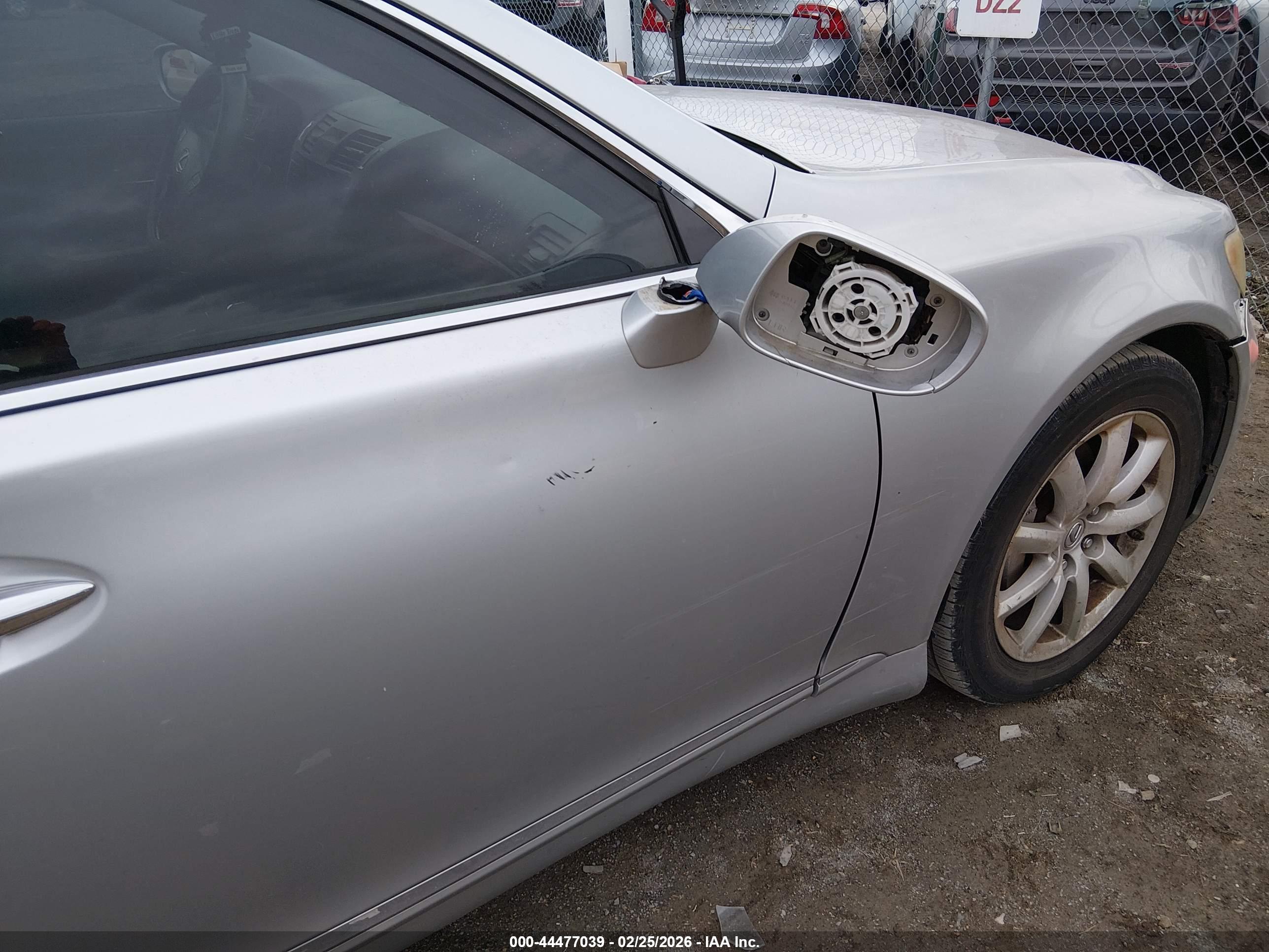 LEXUS LS image 6