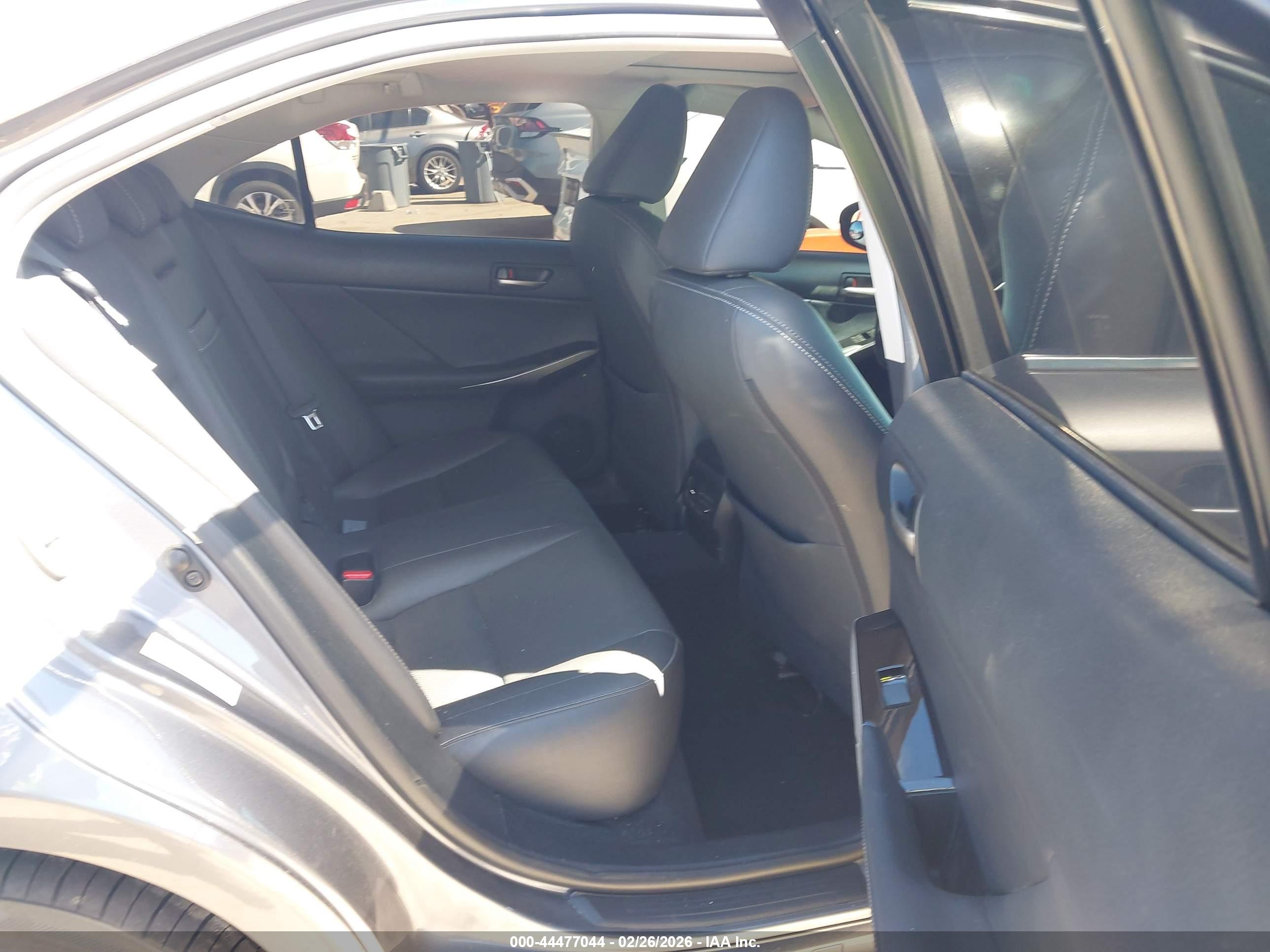 LEXUS IS image 8