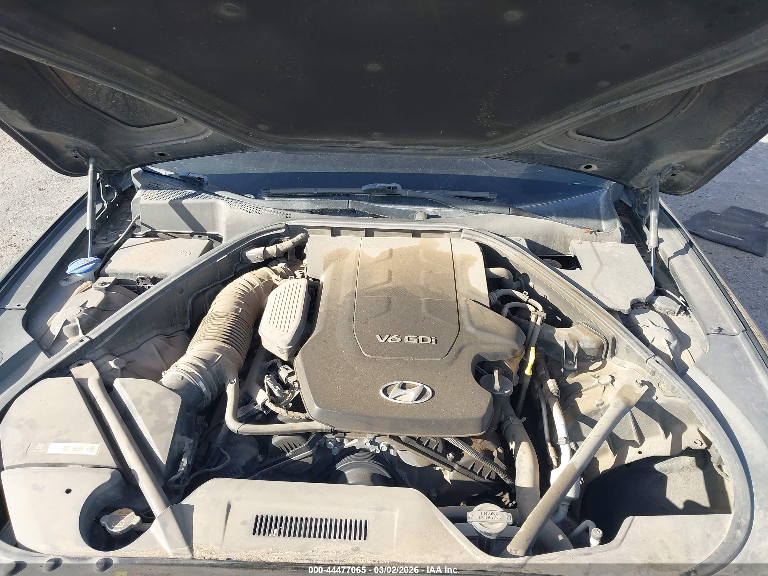 HYUNDAI GENESIS image 10