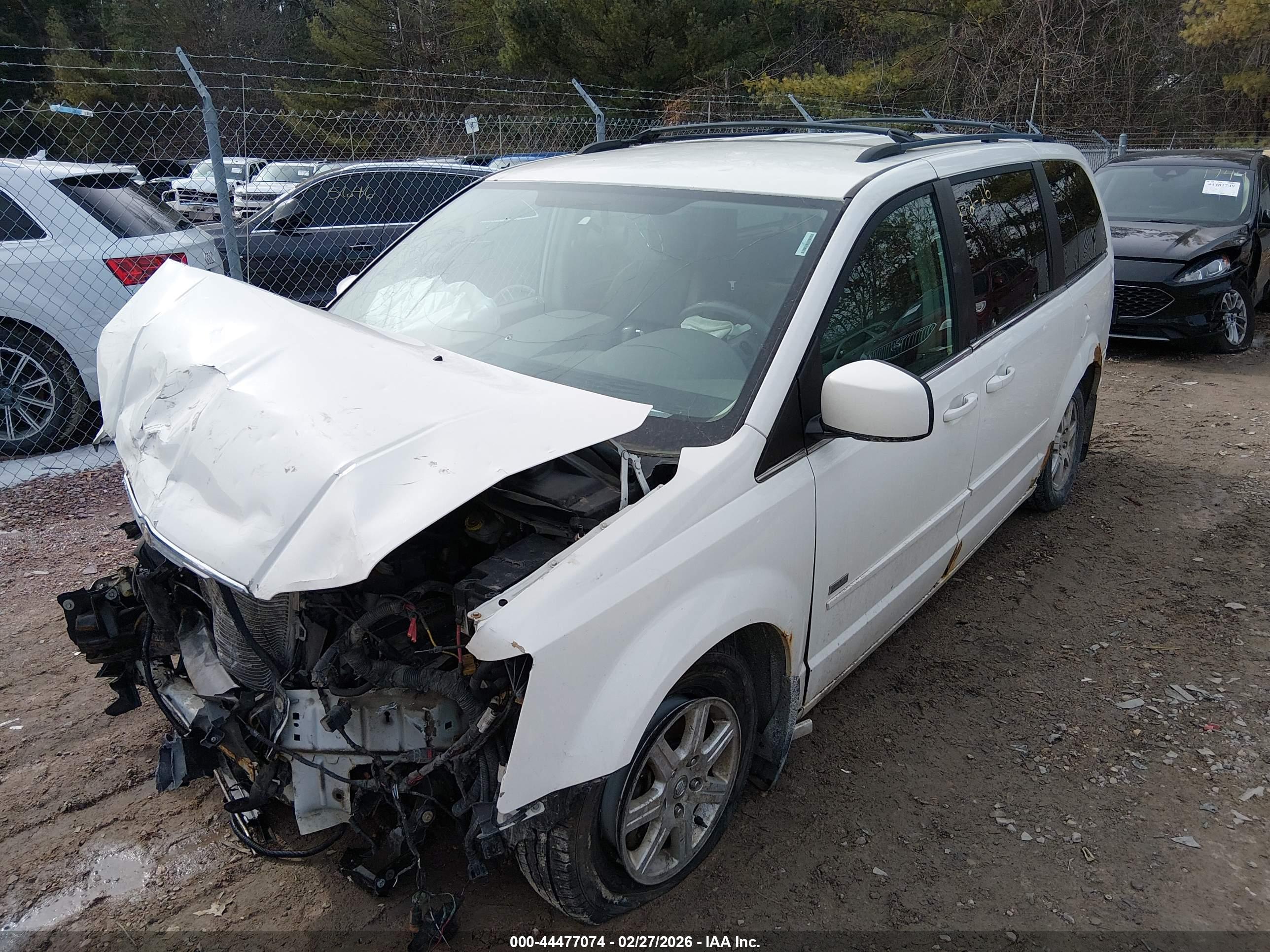 CHRYSLER TOWN image 2