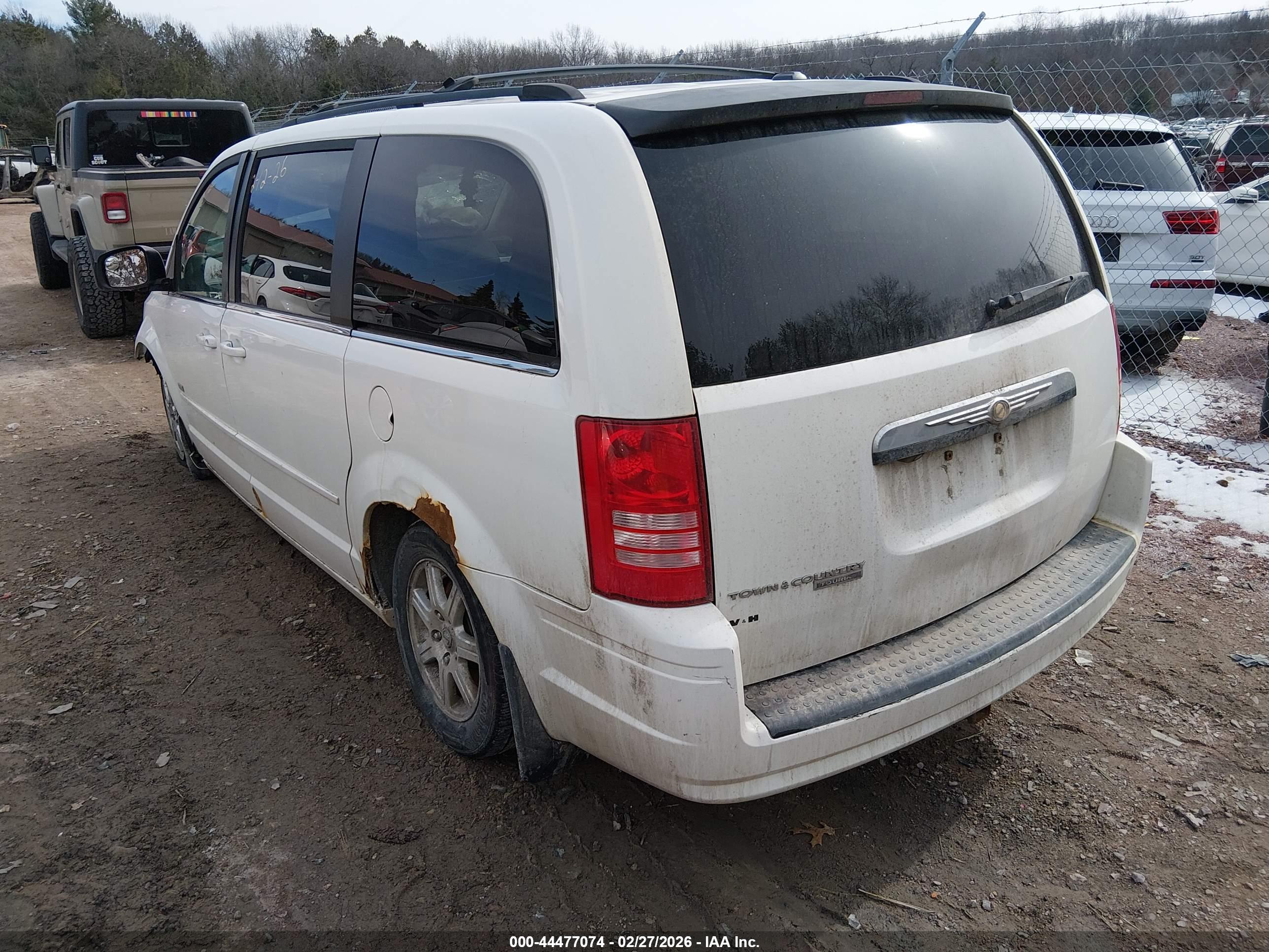 CHRYSLER TOWN image 3