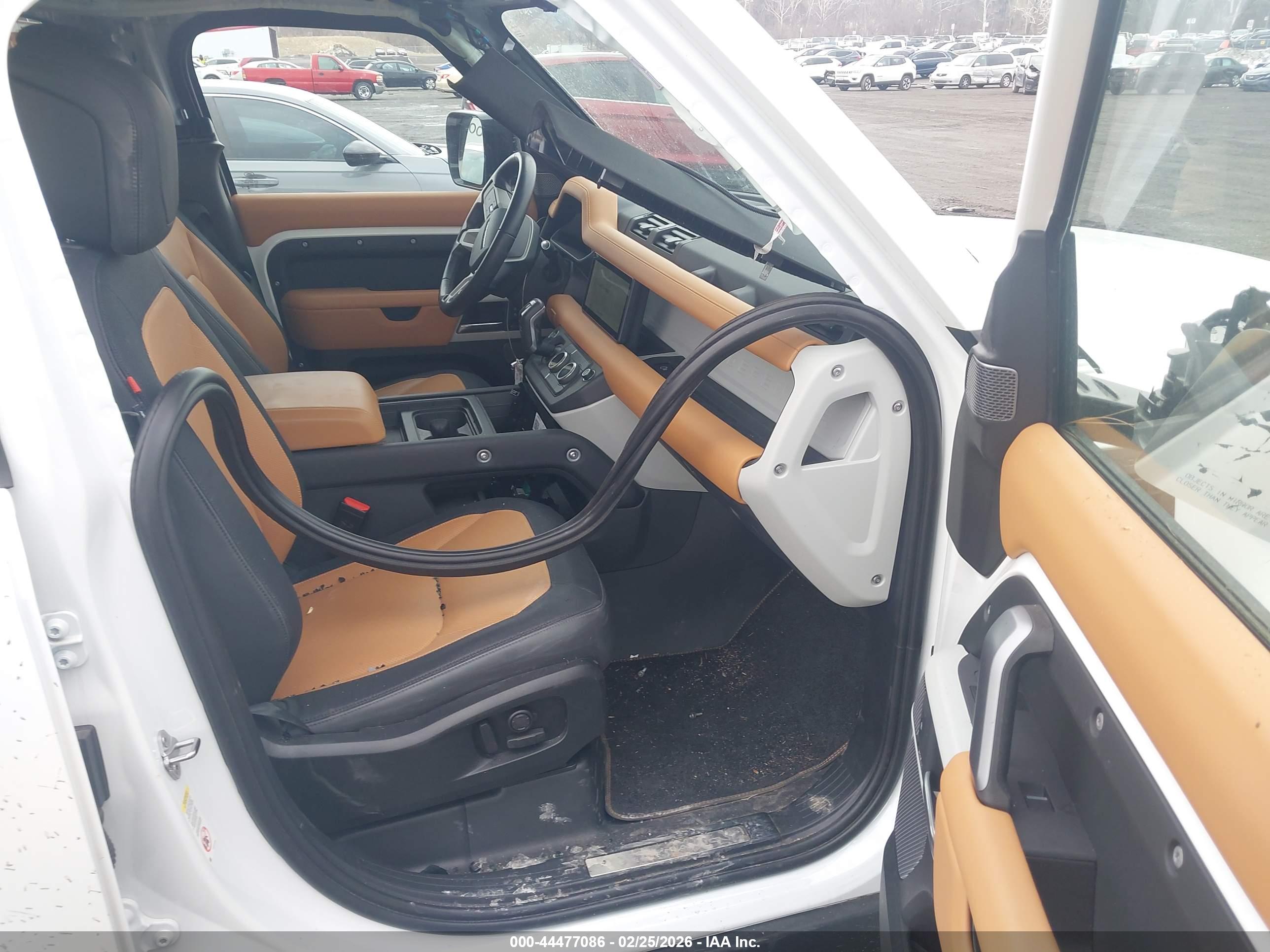 LAND ROVER image 5