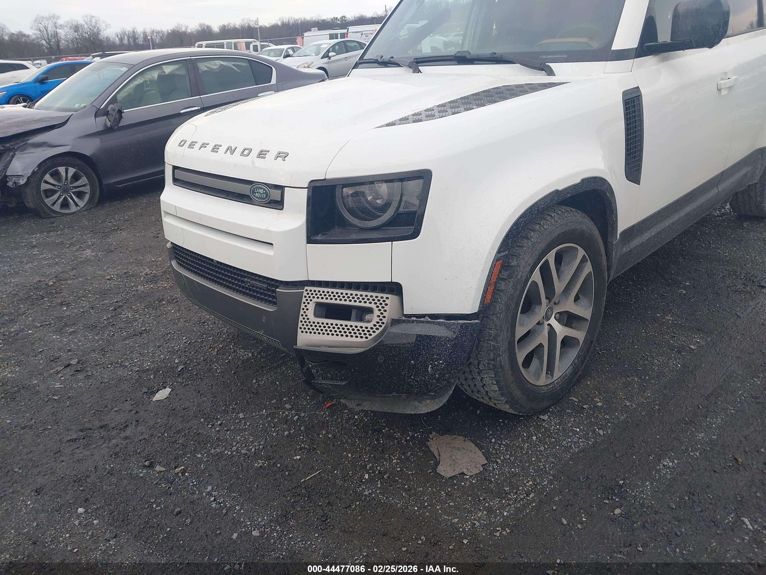 LAND ROVER image 6