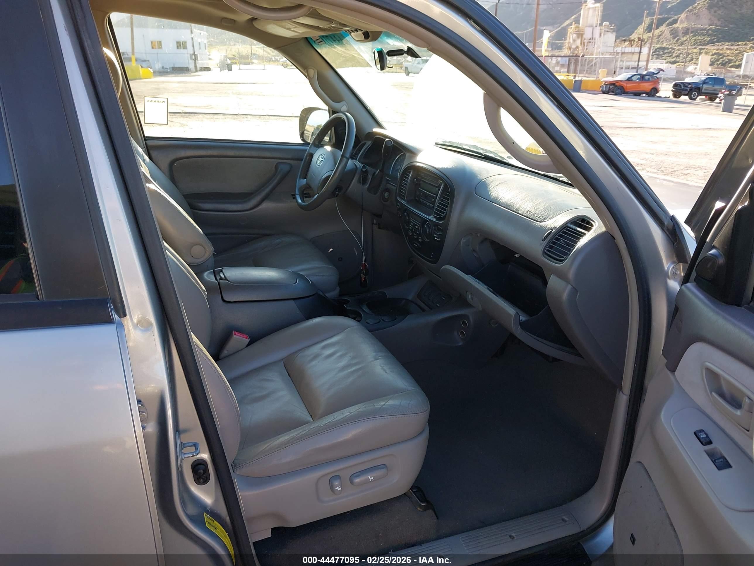 TOYOTA SEQUOIA image 5