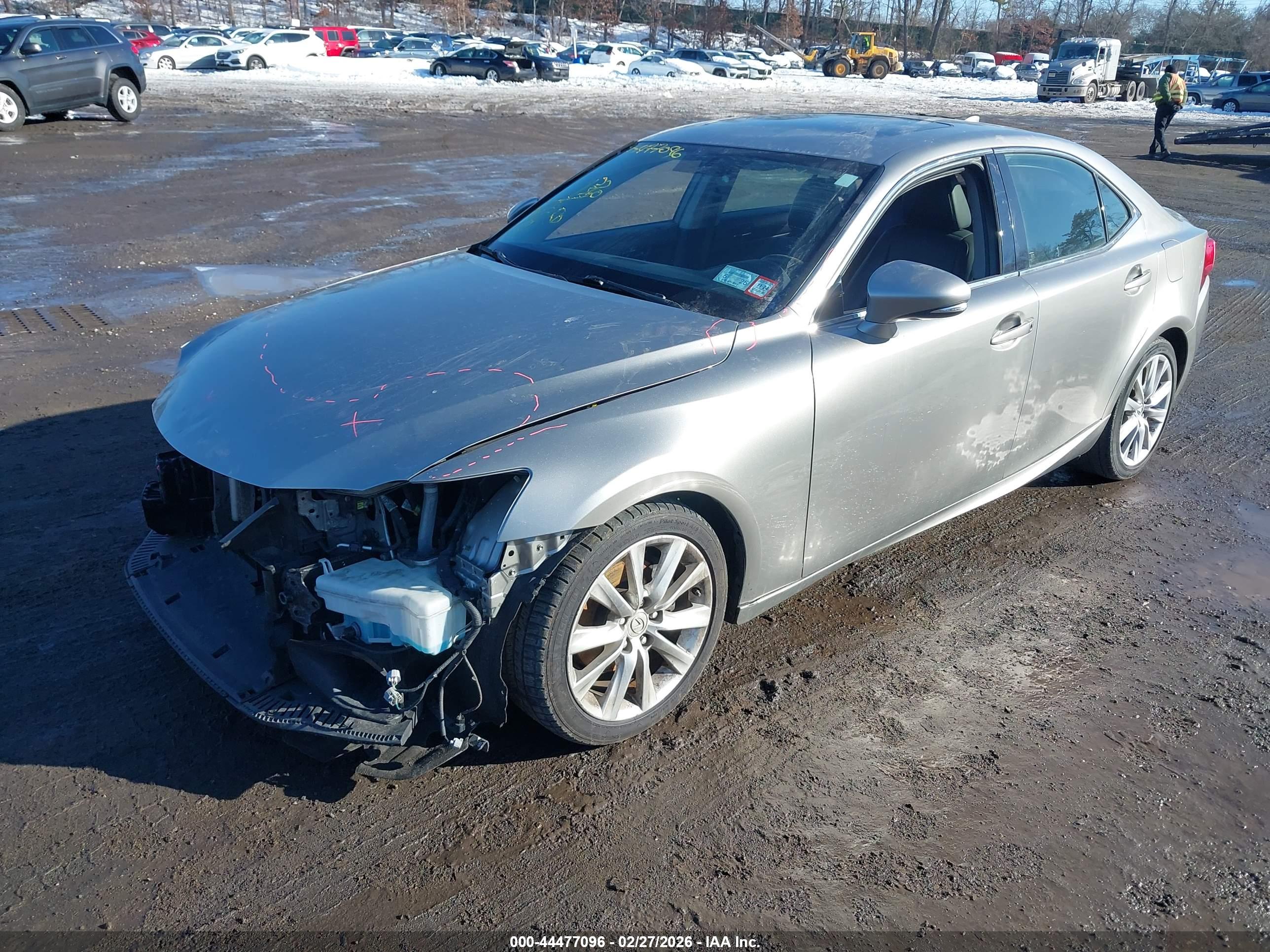 LEXUS IS image 2
