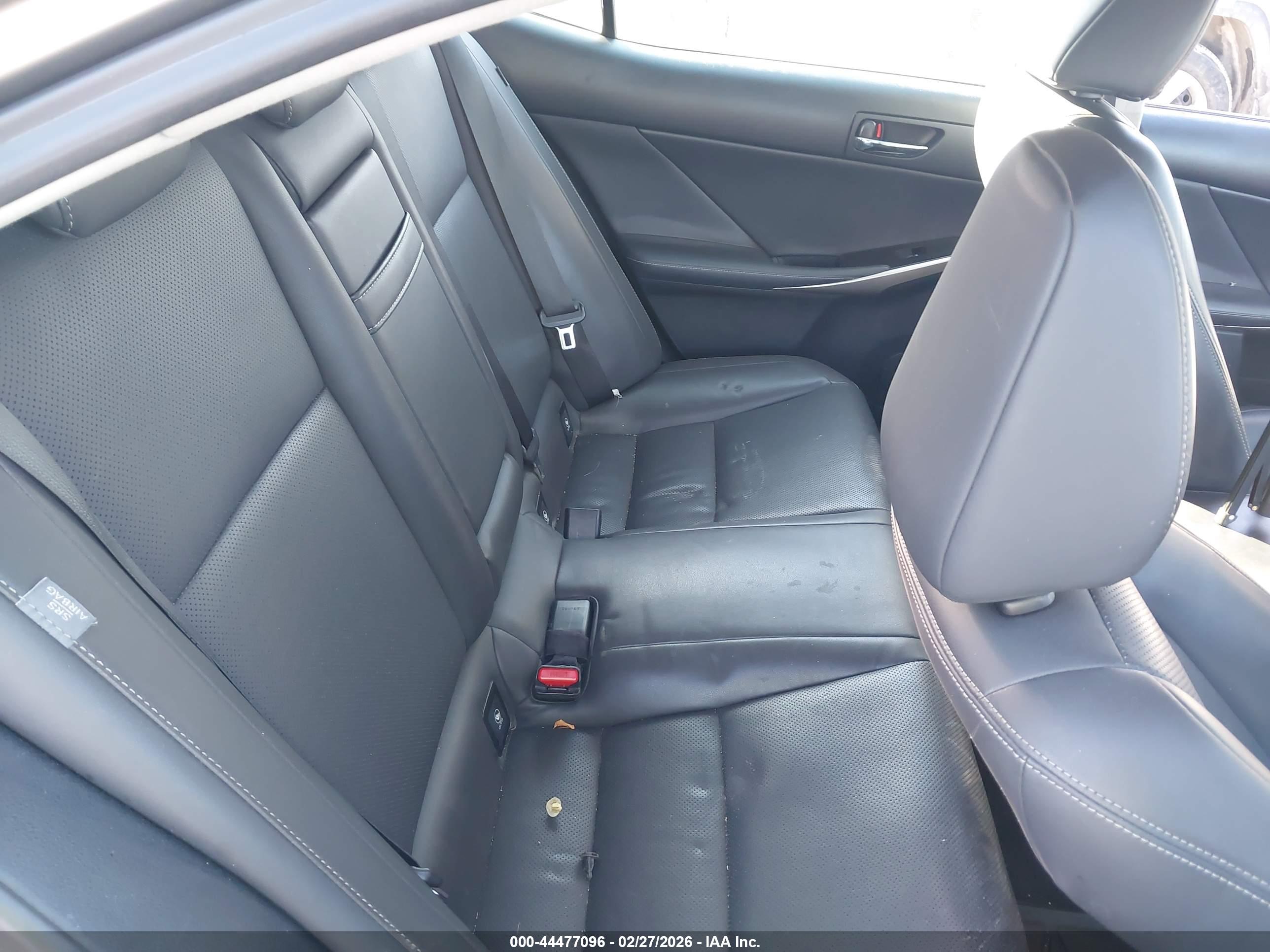 LEXUS IS image 8