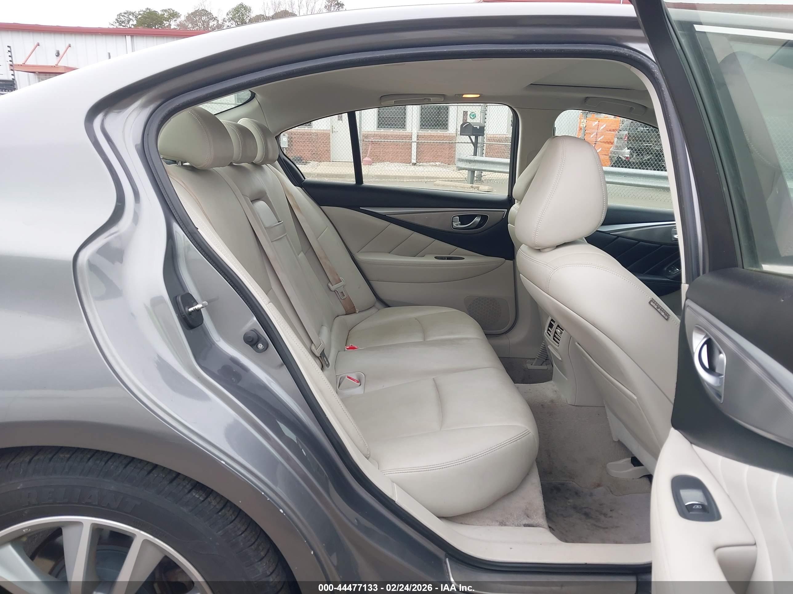 INFINITI Q50 image 8