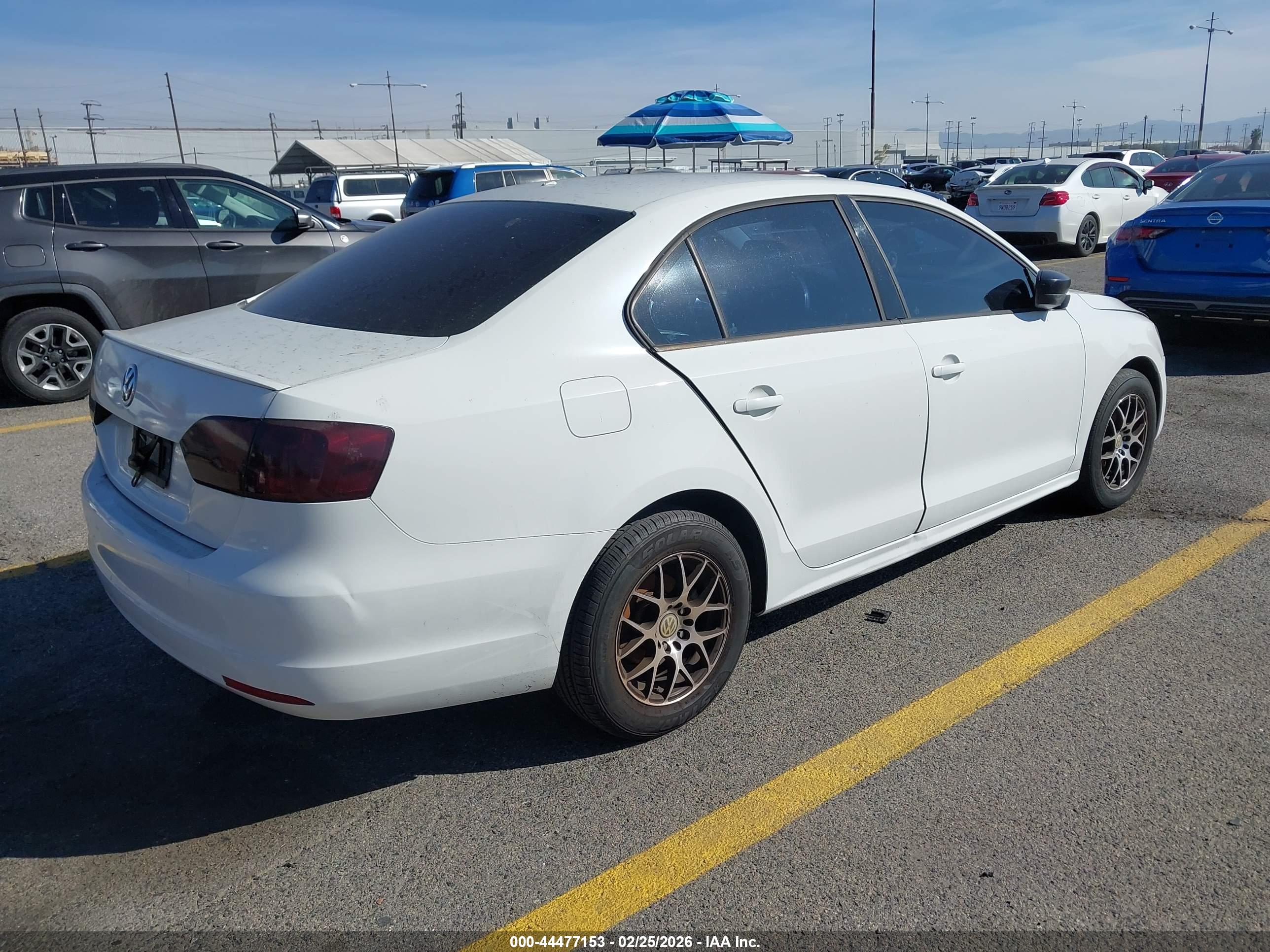 VOLKSWAGEN JETTA image 4