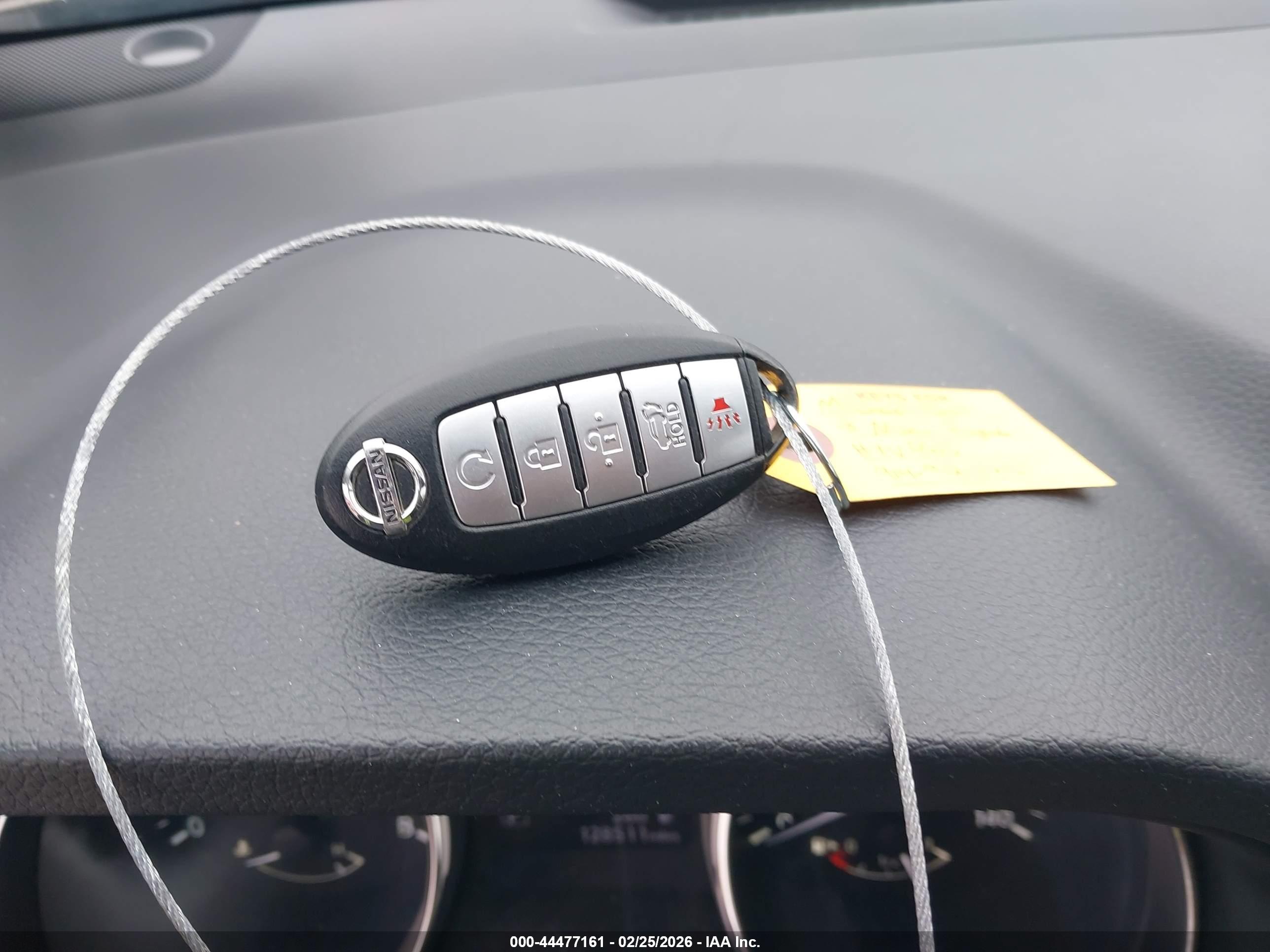 NISSAN ROGUE image 11