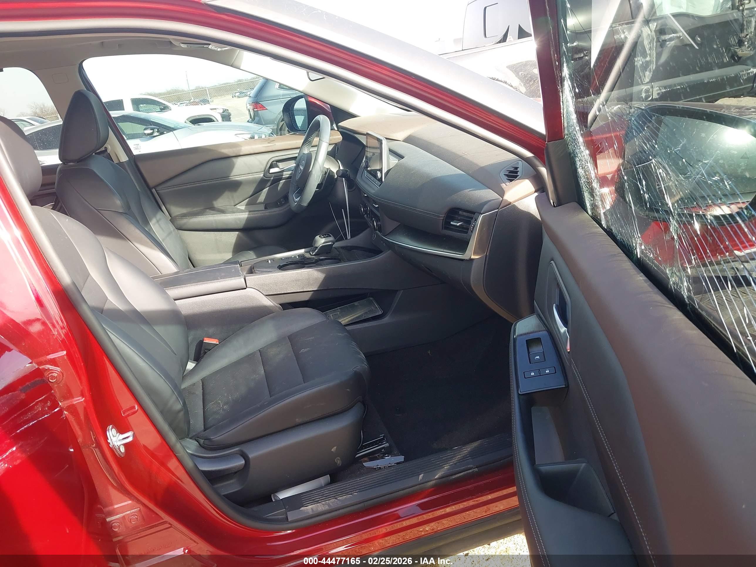 NISSAN ROGUE image 5